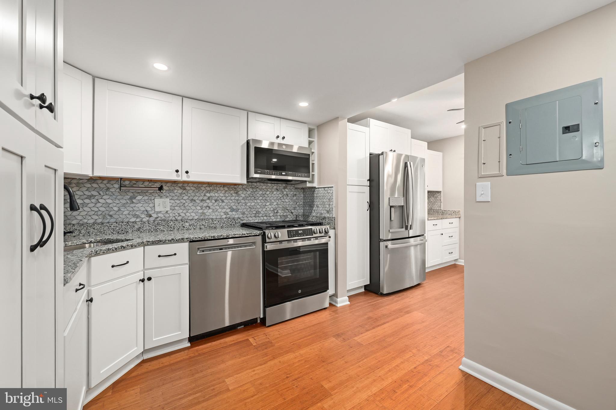 1405 NORTHGATE SQUARE 22B