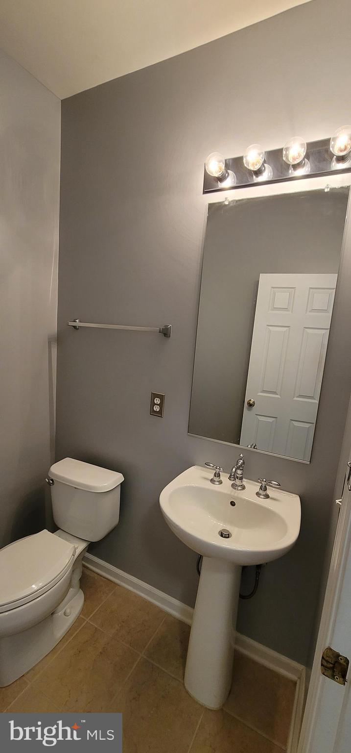 RIDGES AT BELMONT - Residential Lease