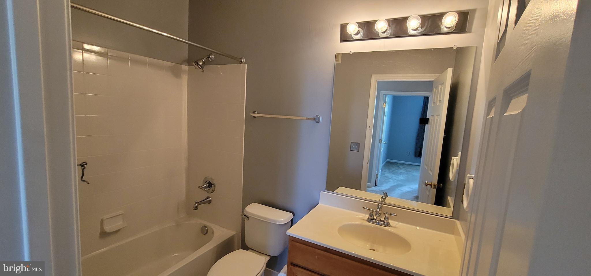 RIDGES AT BELMONT - Residential Lease