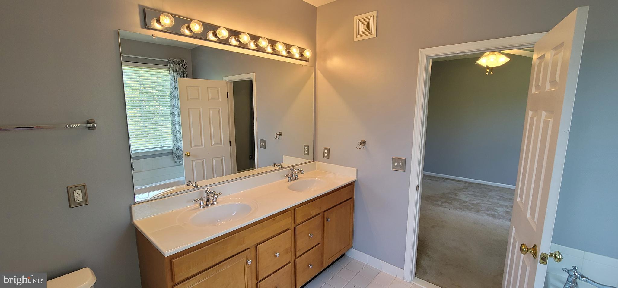 RIDGES AT BELMONT - Residential Lease