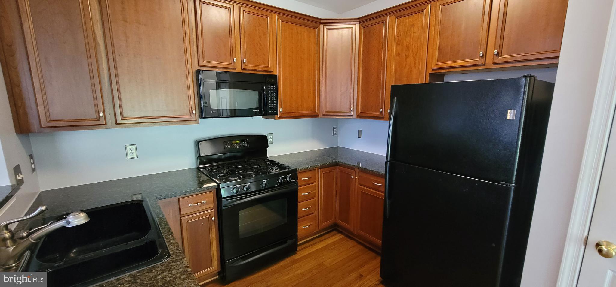 RIDGES AT BELMONT - Residential Lease