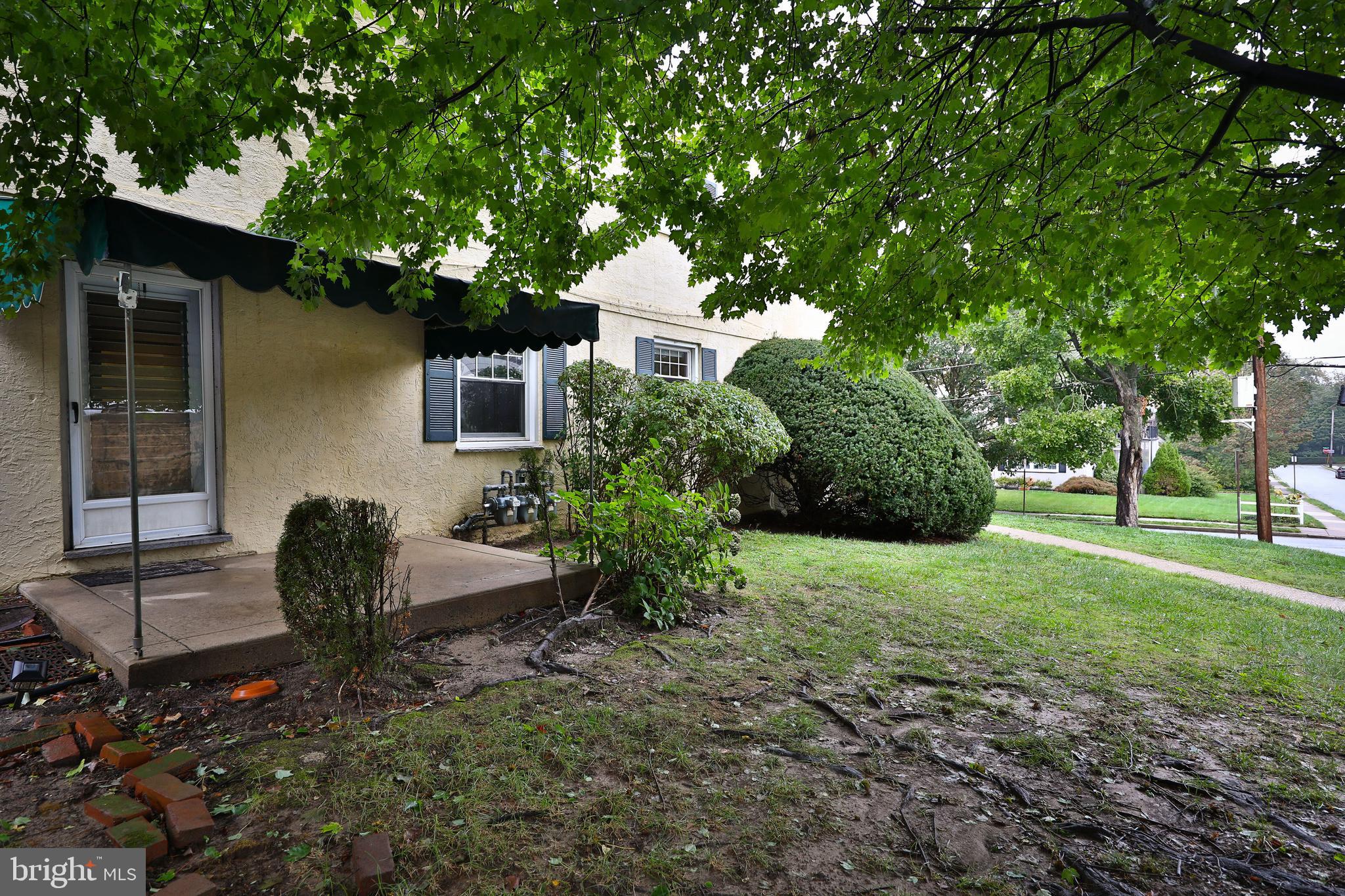 612 SHOEMAKER AVENUE 1