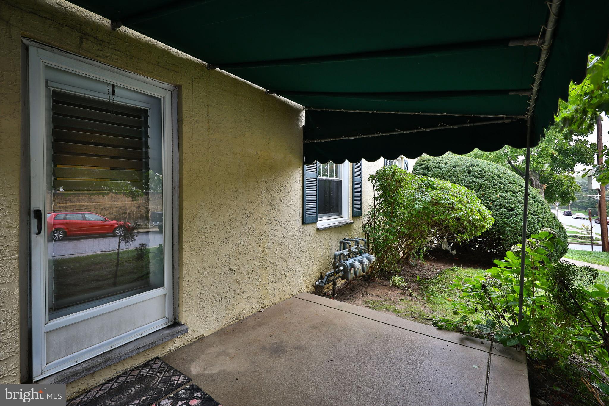 612 SHOEMAKER AVENUE 1