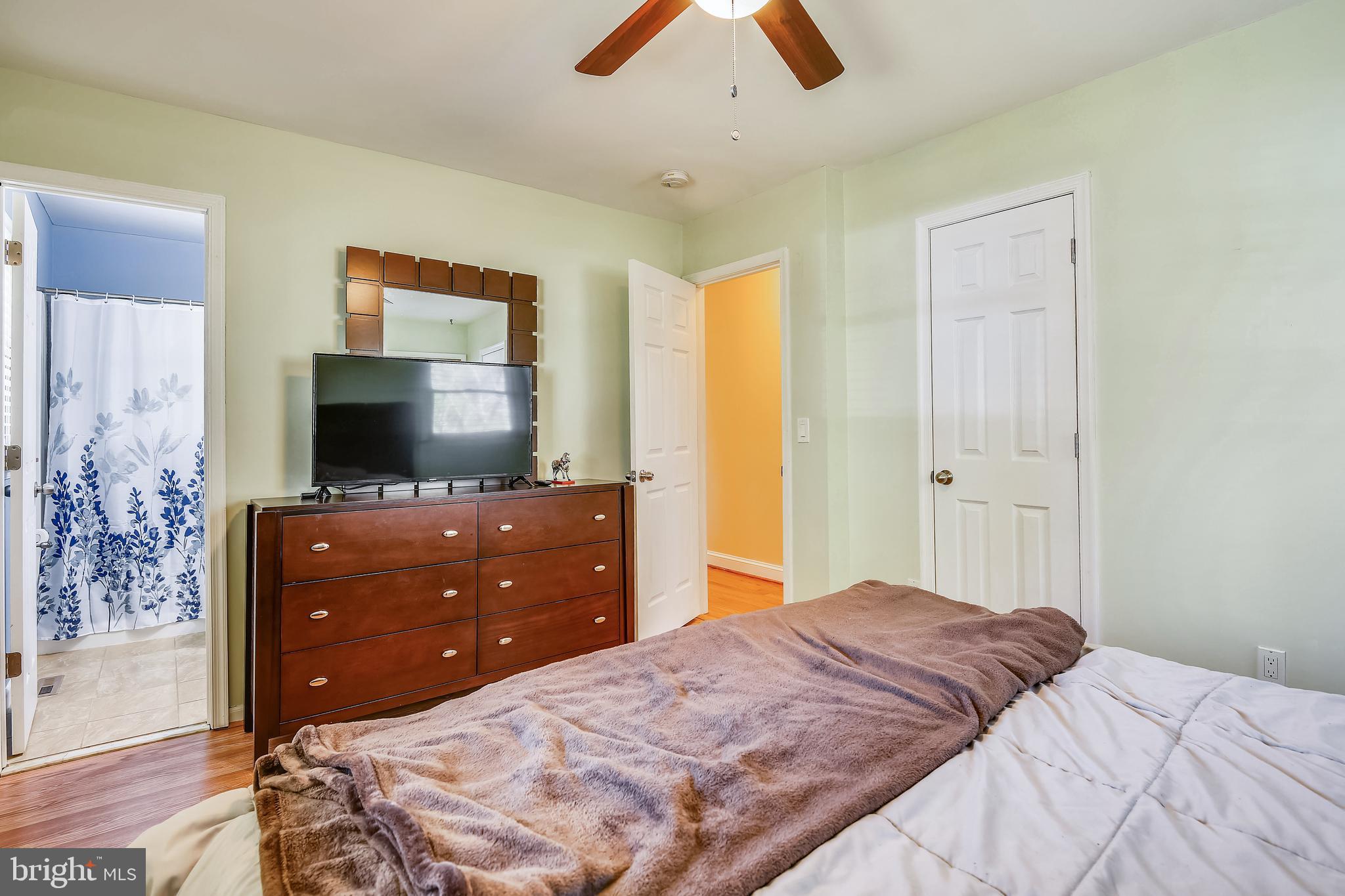 ROLLING KNOLLS - Residential