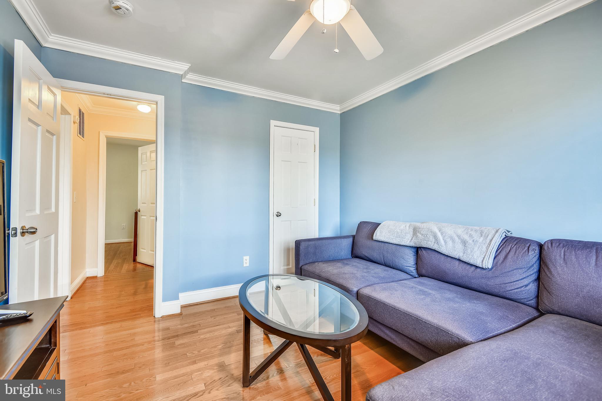 ROLLING KNOLLS - Residential