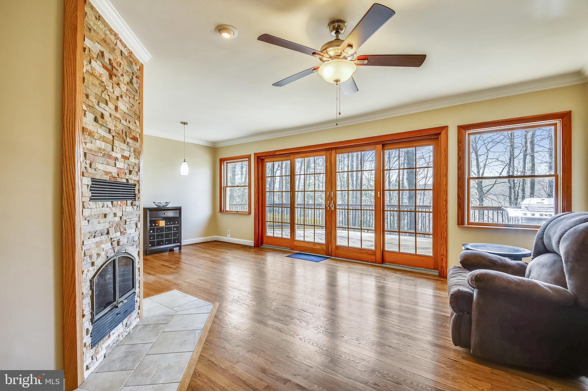 ROLLING KNOLLS - Residential