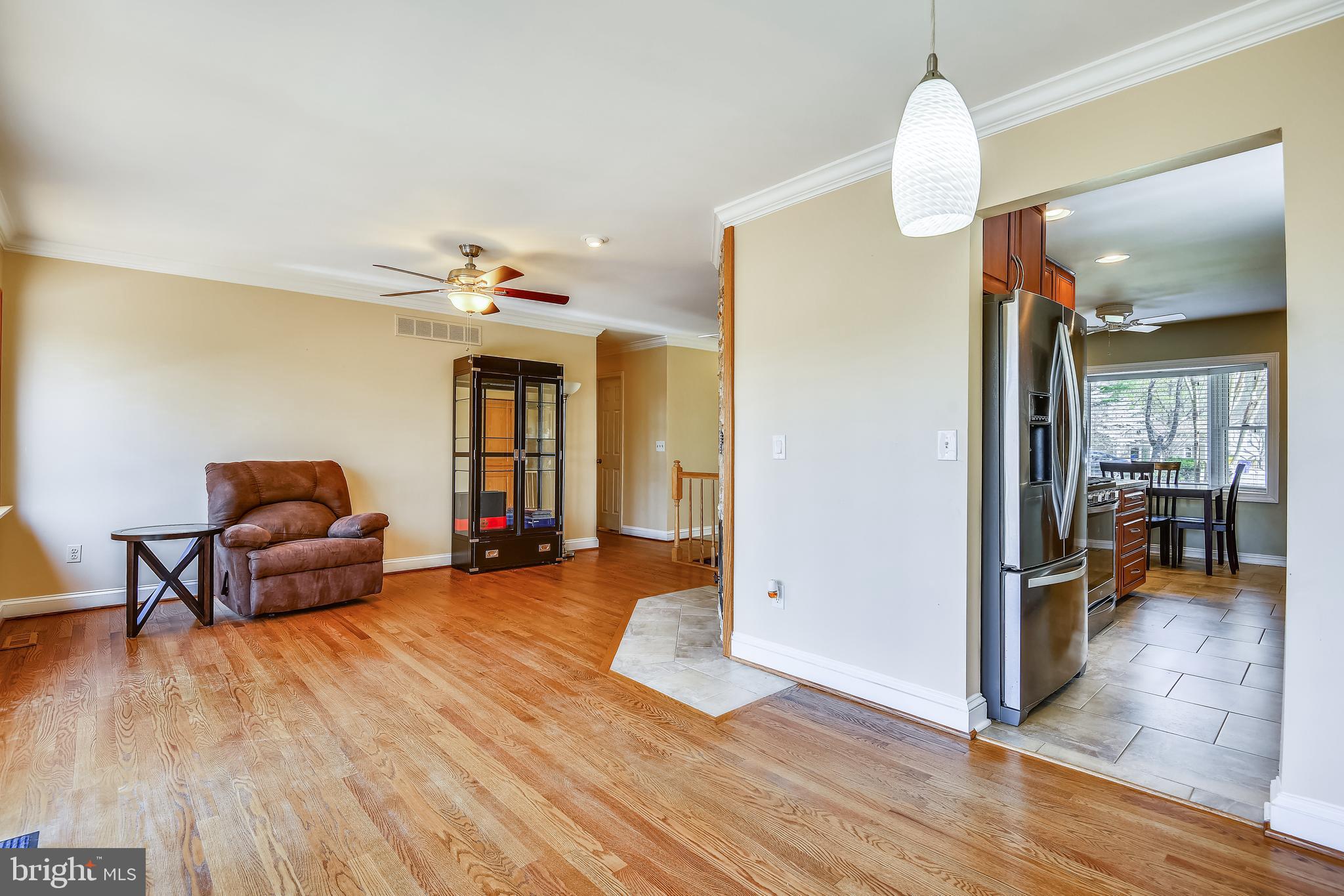 ROLLING KNOLLS - Residential