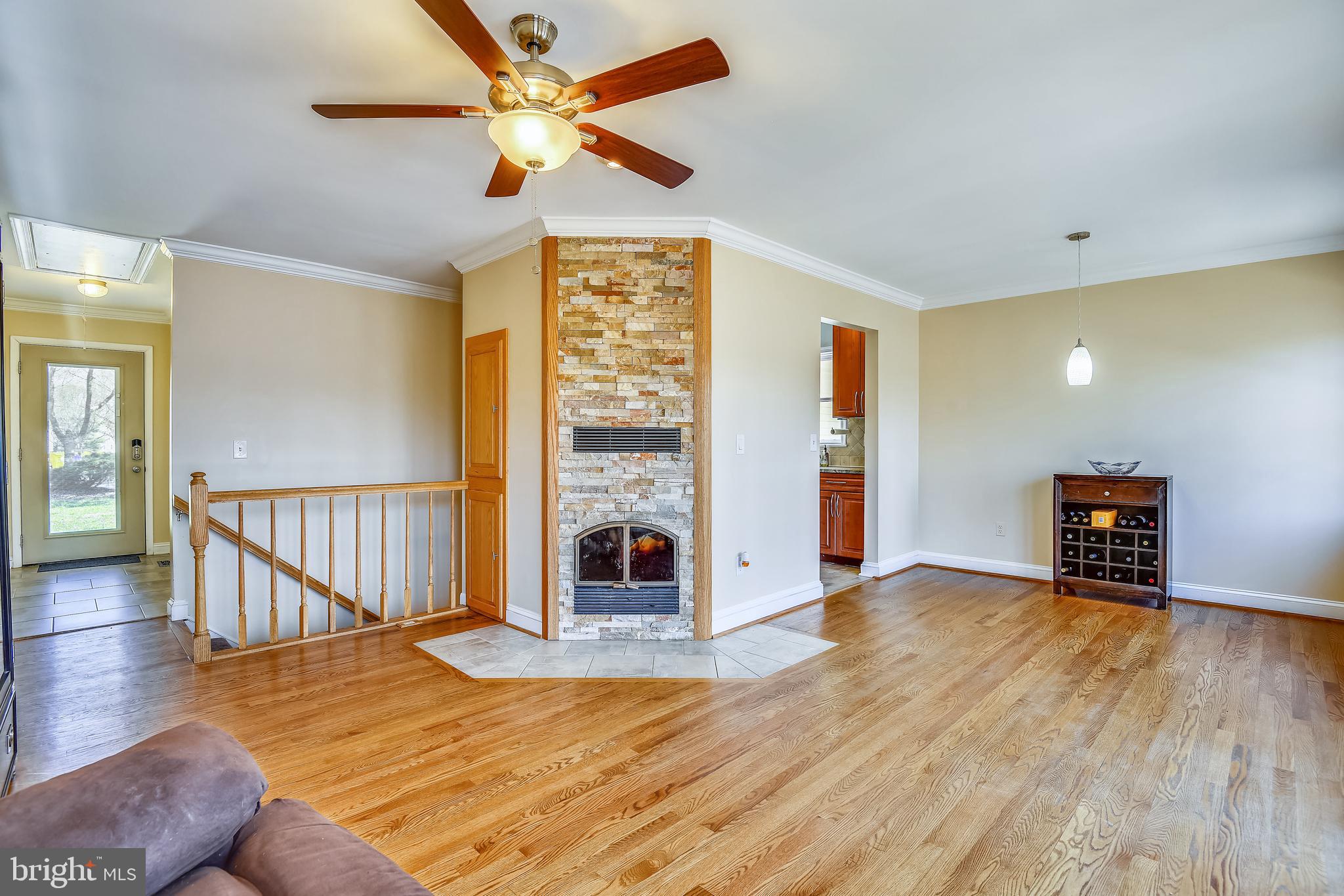 ROLLING KNOLLS - Residential