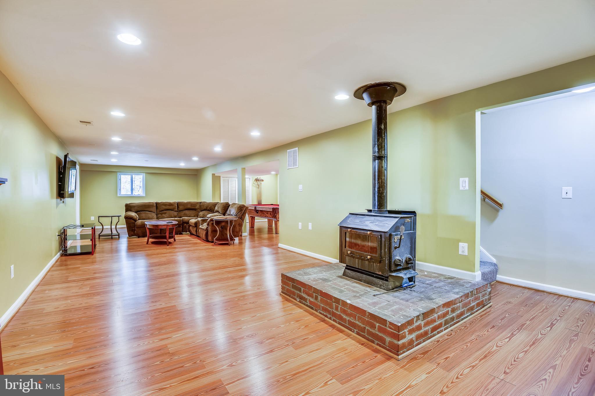 ROLLING KNOLLS - Residential