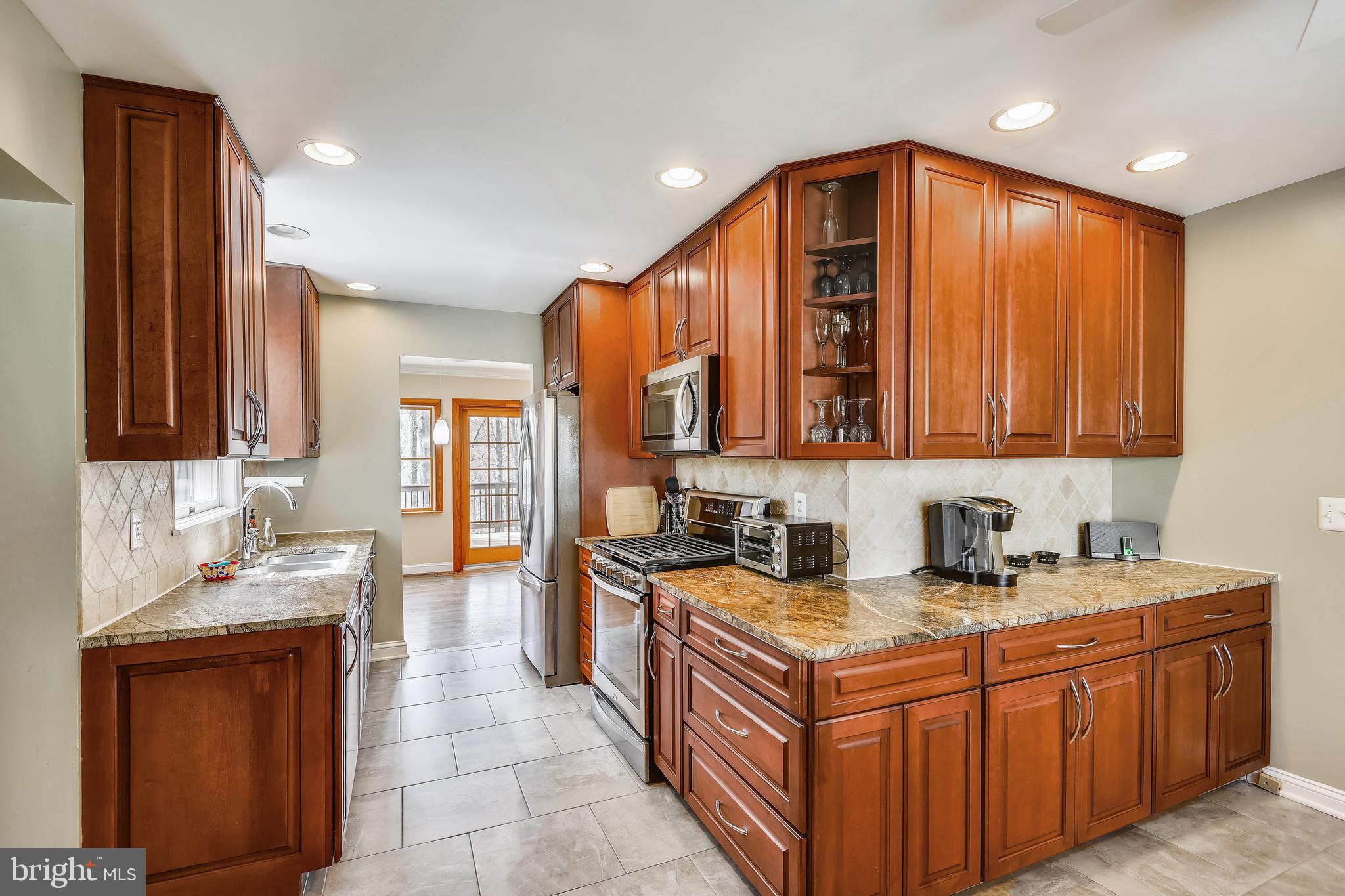 ROLLING KNOLLS - Residential