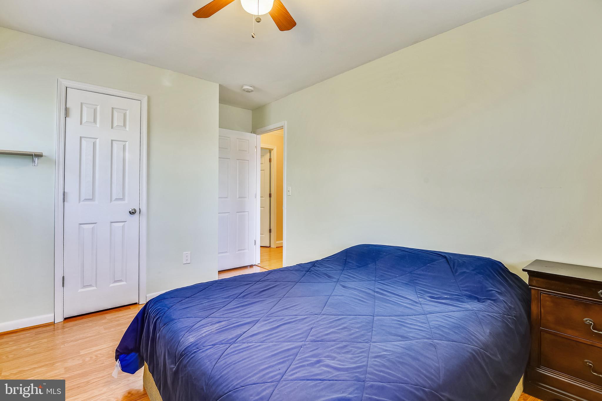 ROLLING KNOLLS - Residential