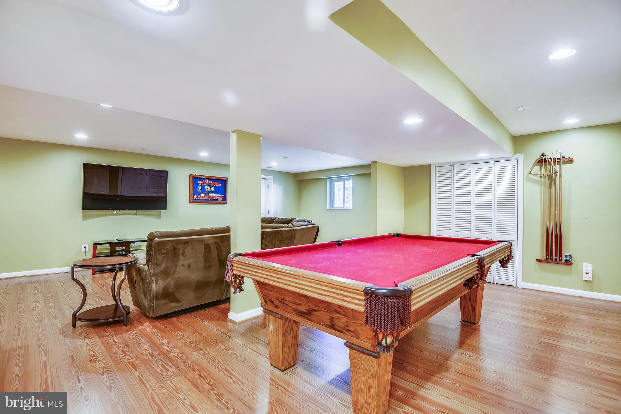 ROLLING KNOLLS - Residential