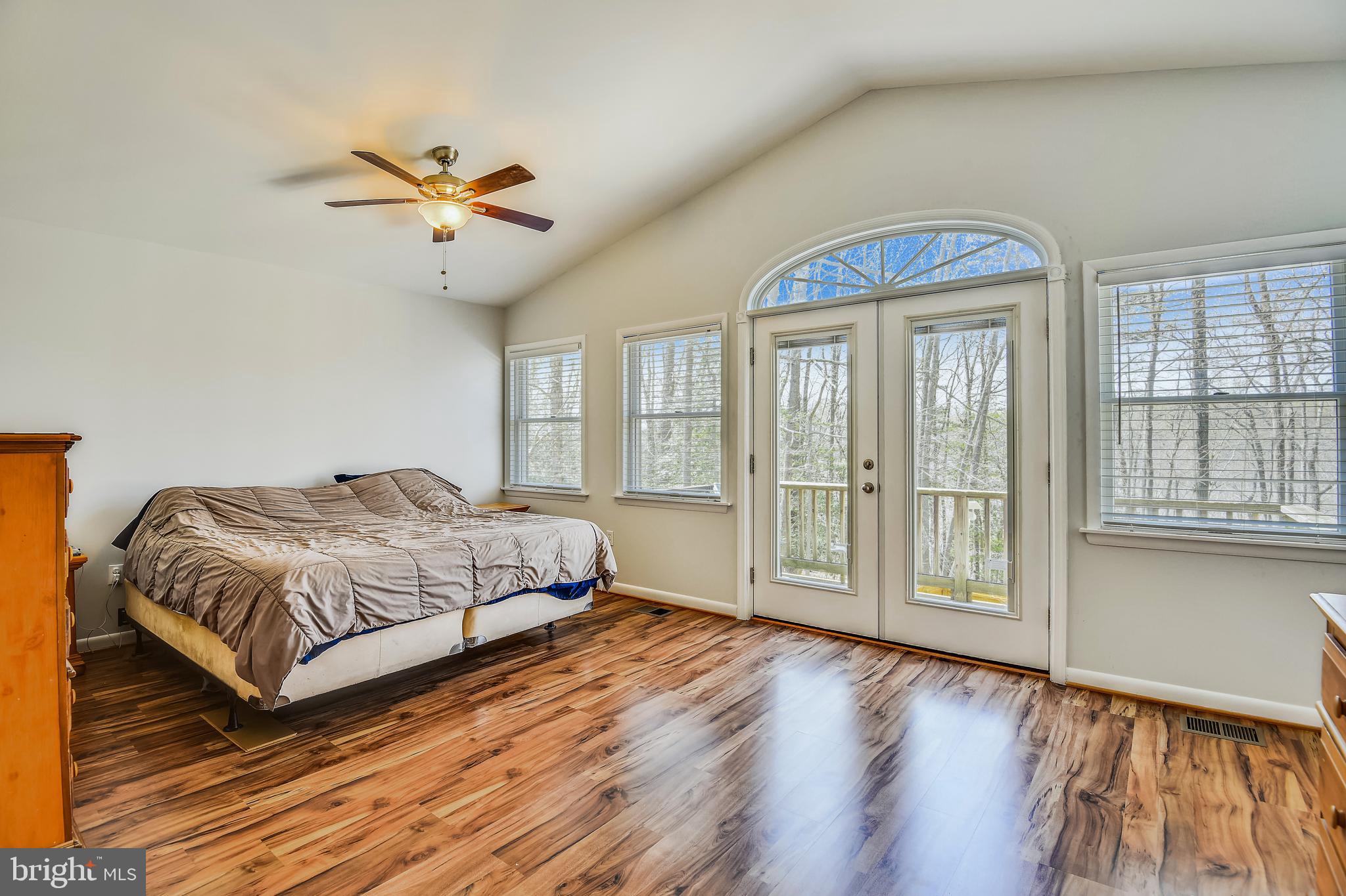 ROLLING KNOLLS - Residential