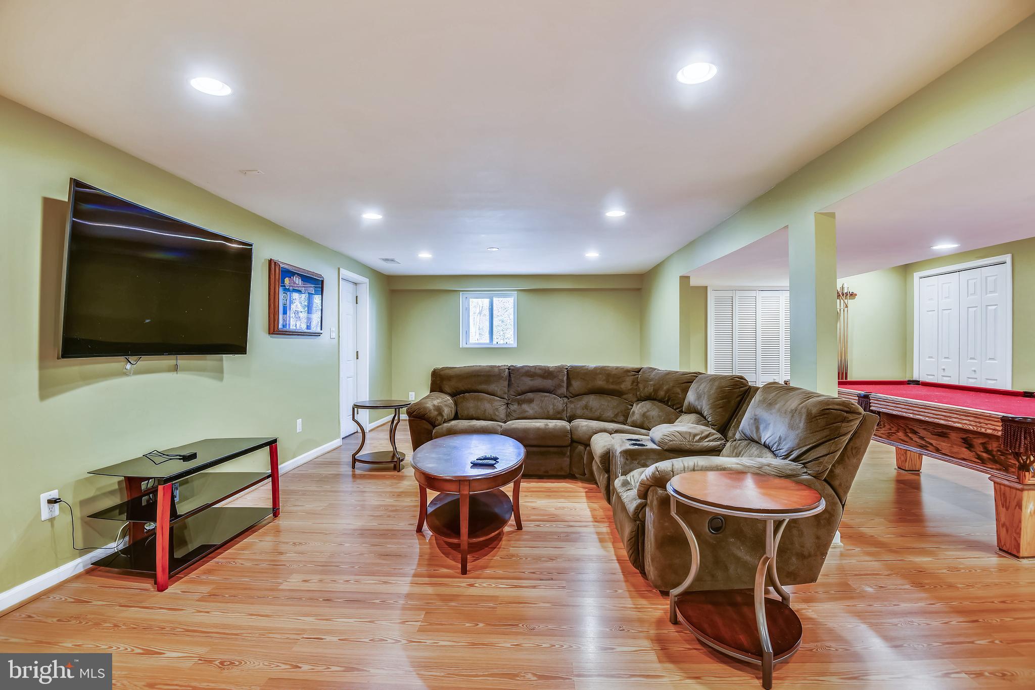 ROLLING KNOLLS - Residential