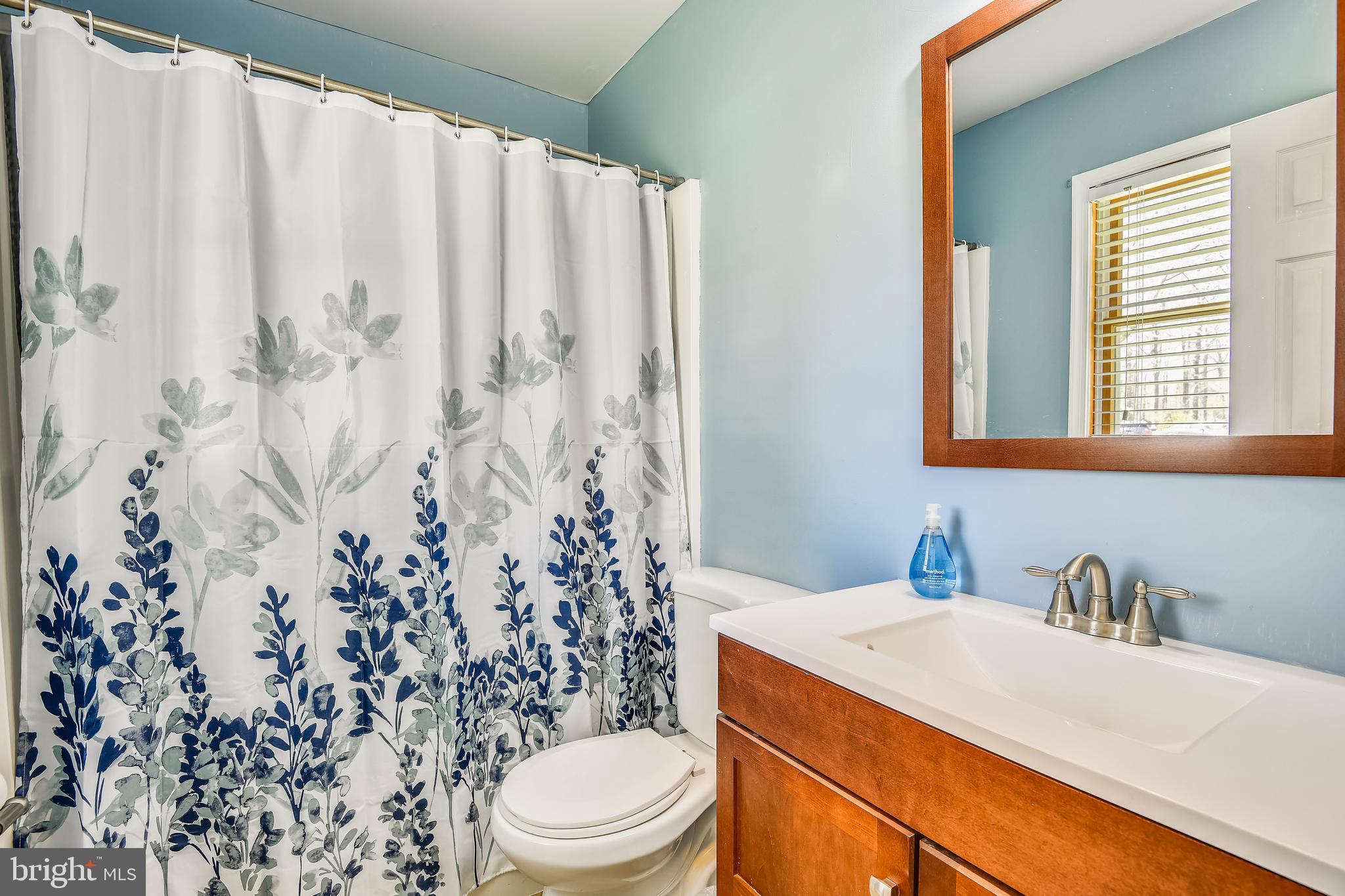 ROLLING KNOLLS - Residential