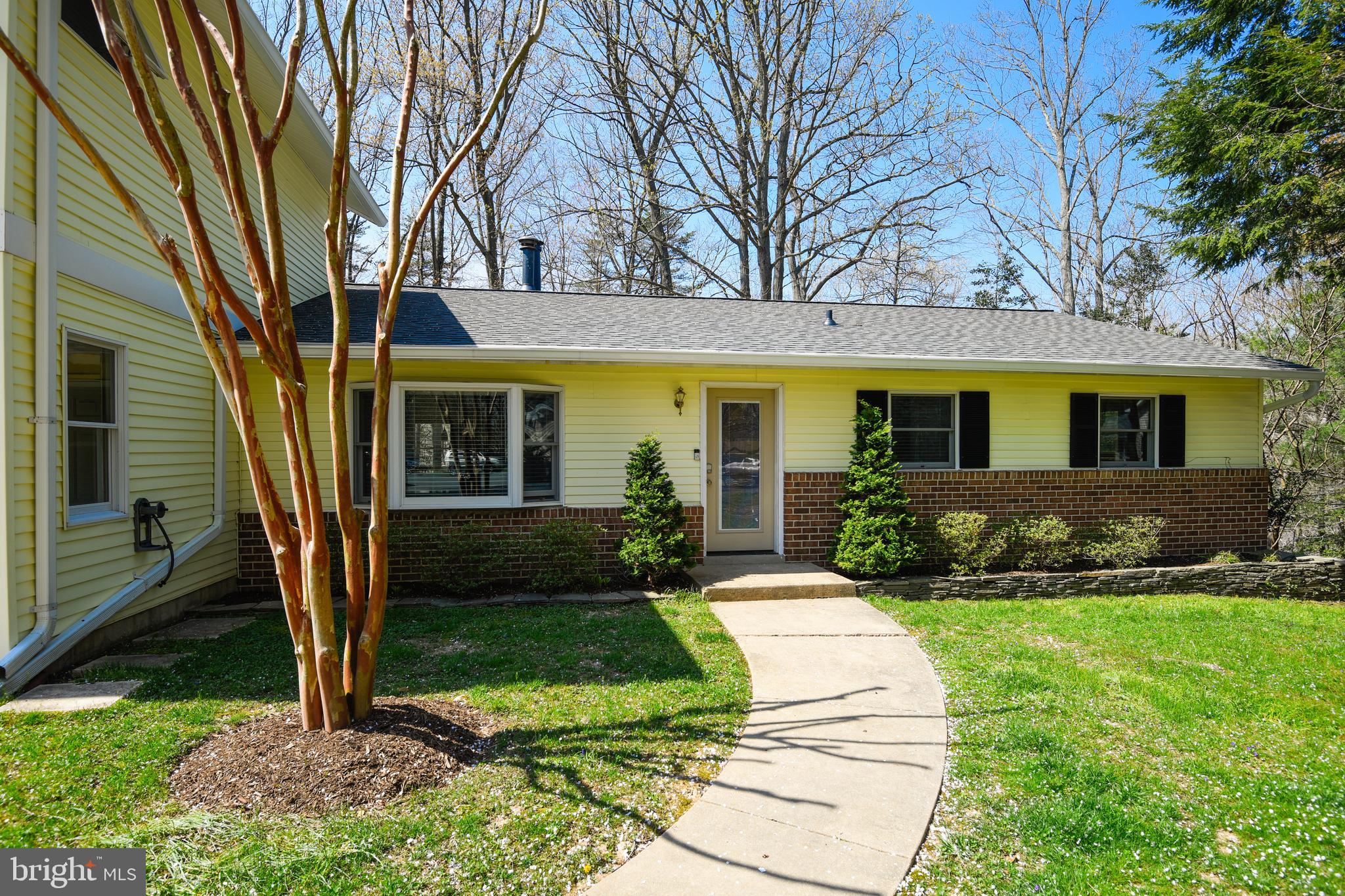 ROLLING KNOLLS - Residential