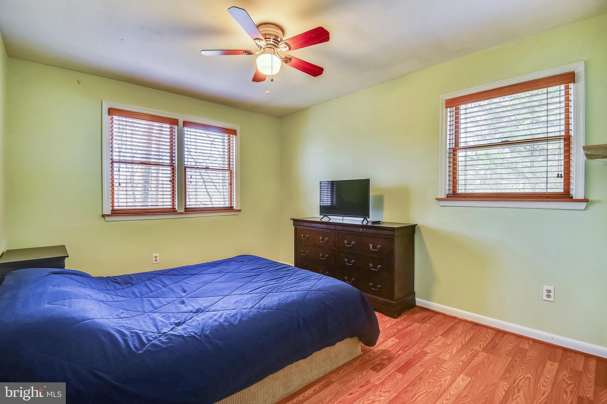 ROLLING KNOLLS - Residential