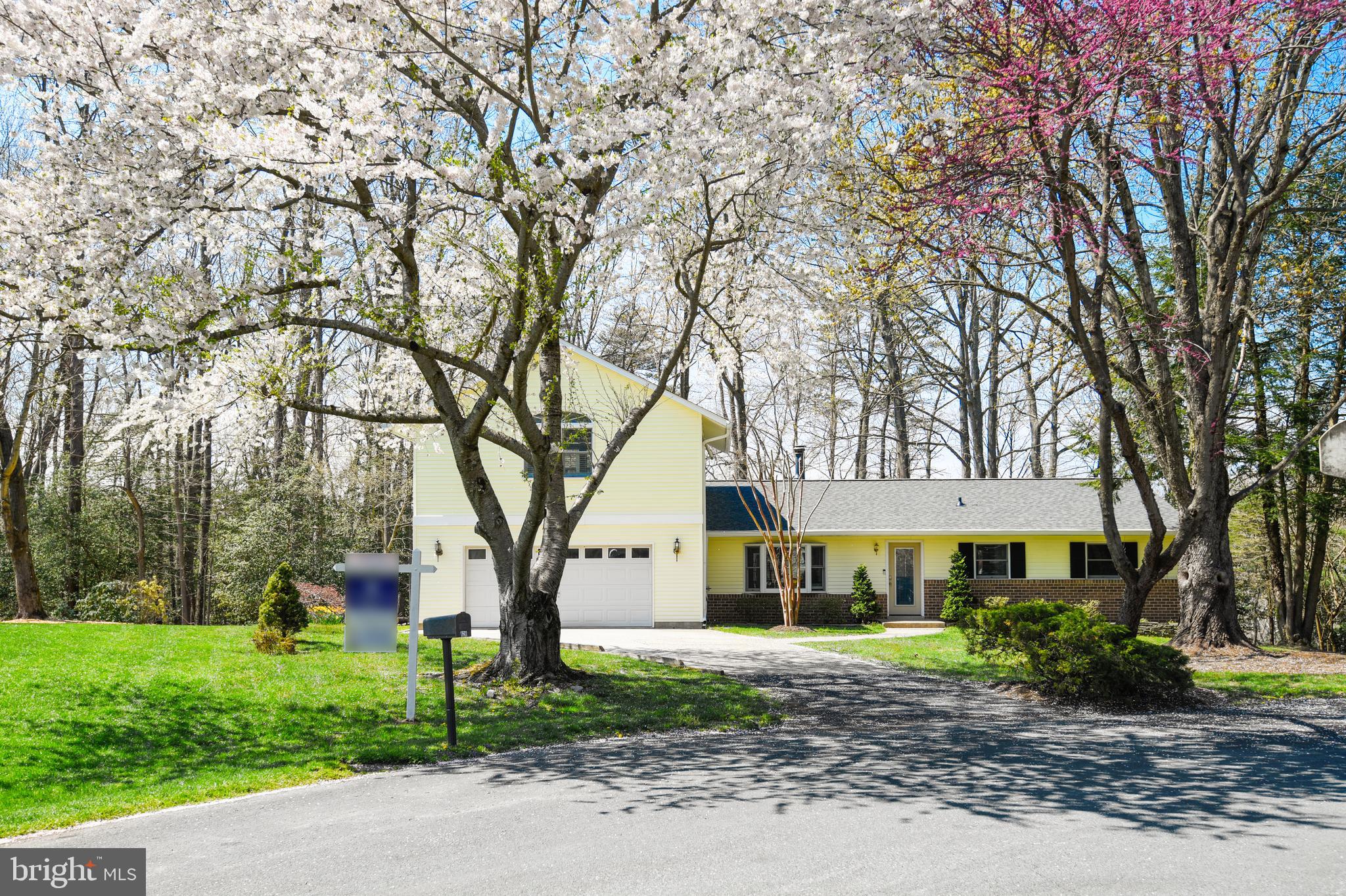 ROLLING KNOLLS - Residential