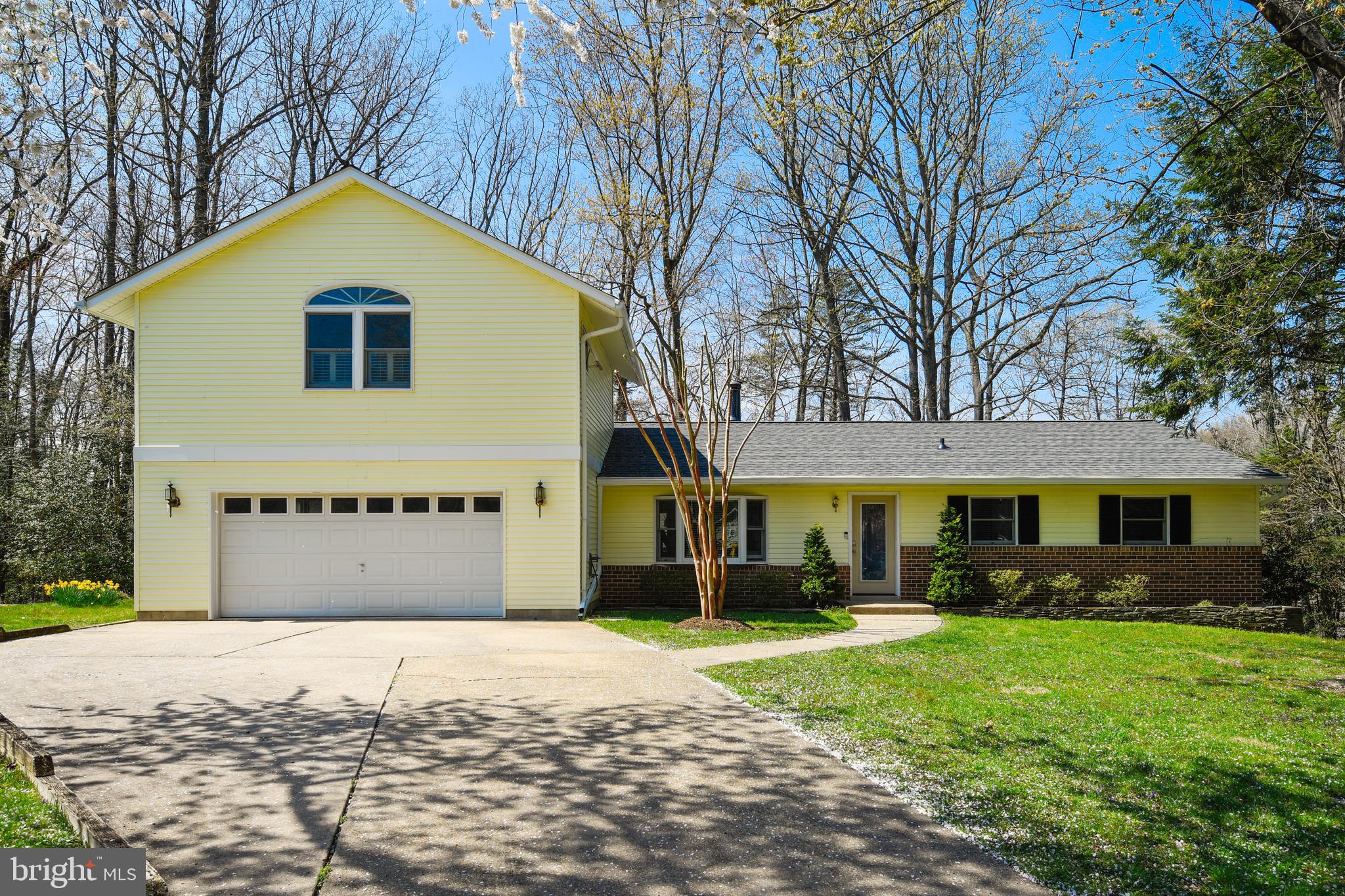 ROLLING KNOLLS - Residential