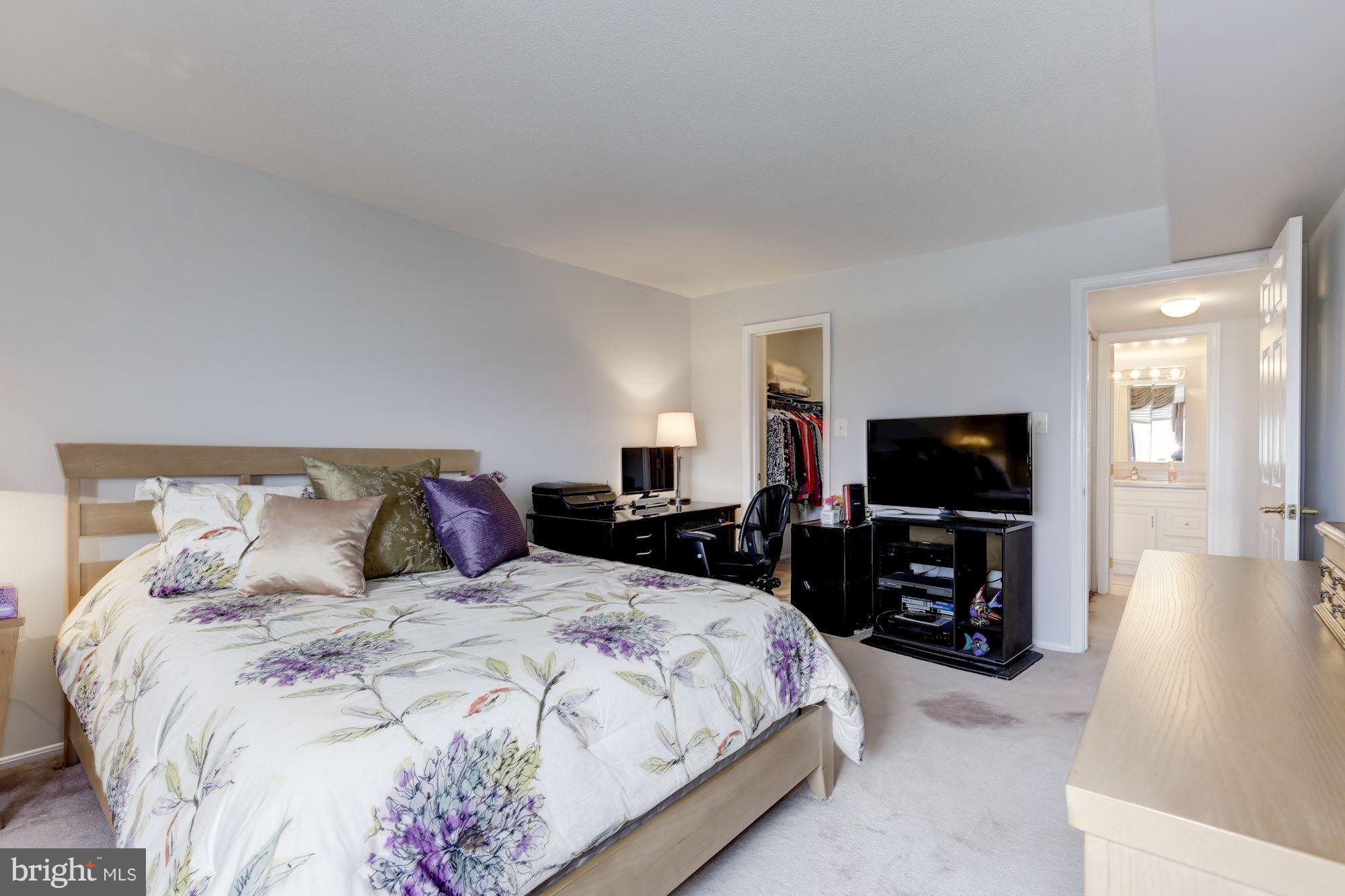 AMERICANA CENTRE - Residential