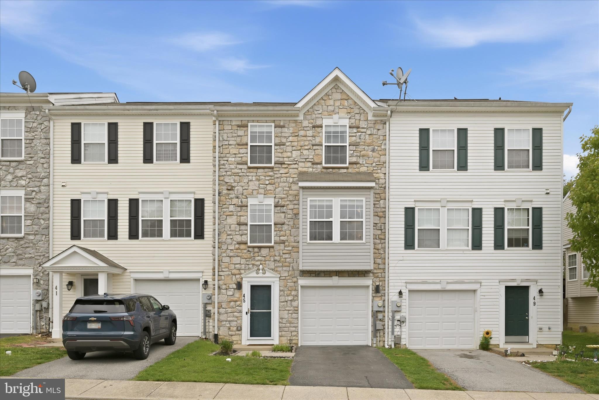 COUNTY GREEN - Residential