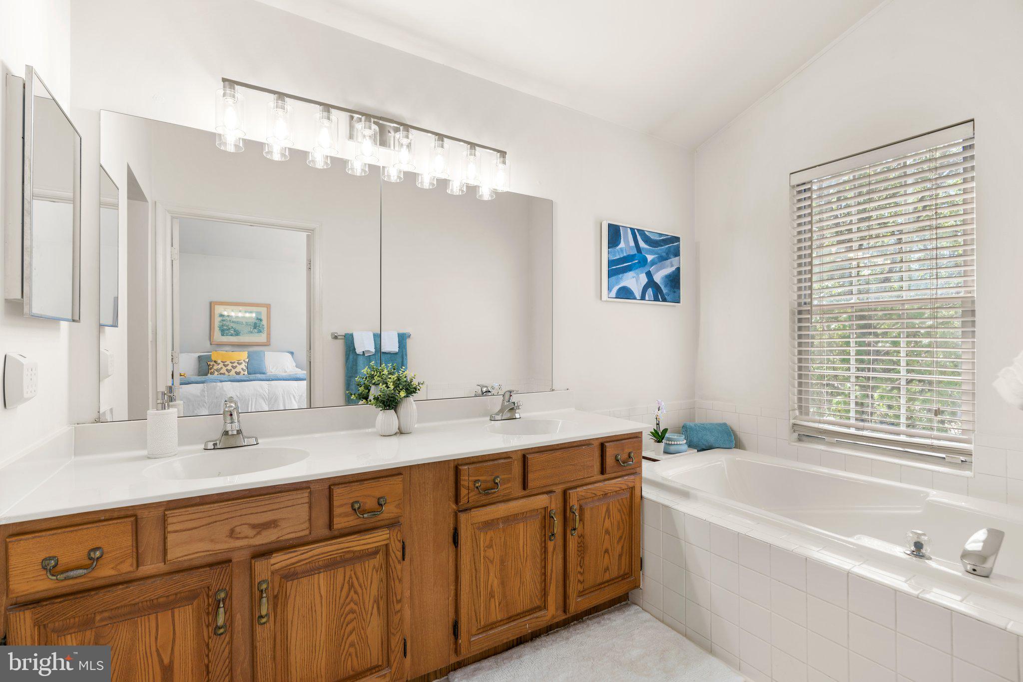 GABLE FIELD - Residential