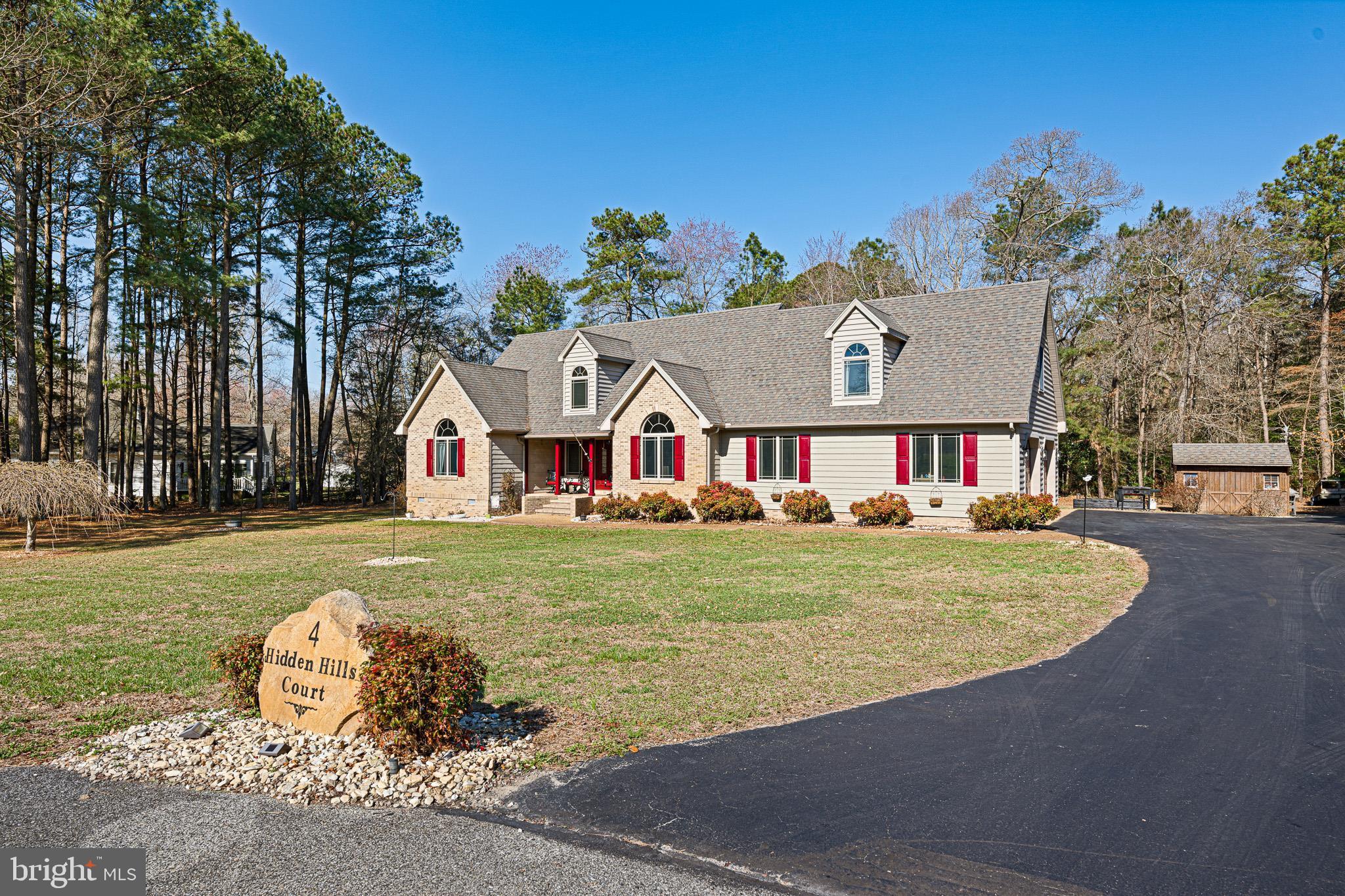 4 HIDDEN HILLS COURT