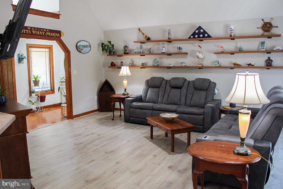 RIVERS END - Residential