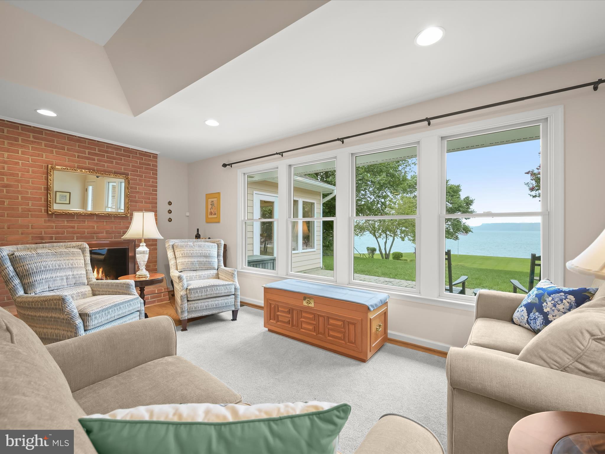 LONG POINT ON THE SEVERN - Residential