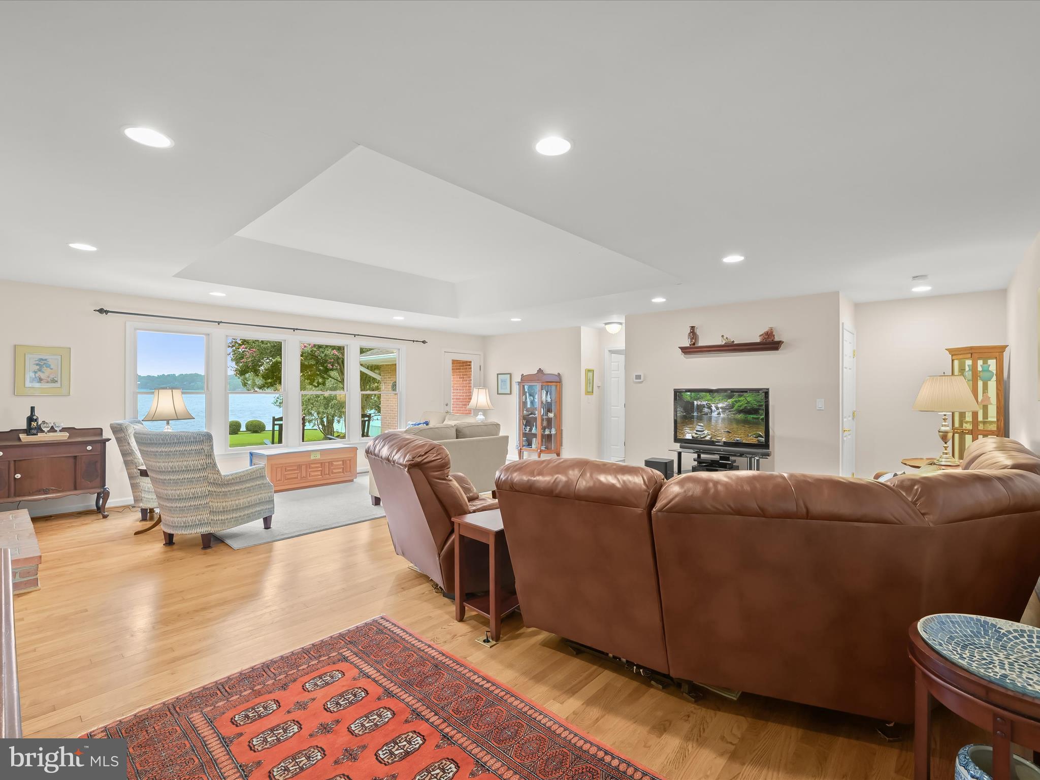 LONG POINT ON THE SEVERN - Residential