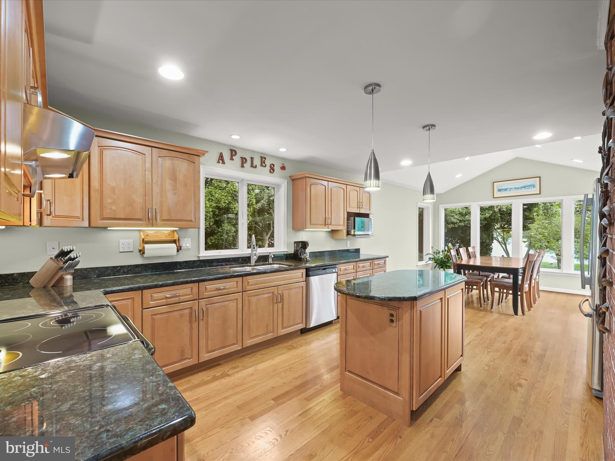 LONG POINT ON THE SEVERN - Residential