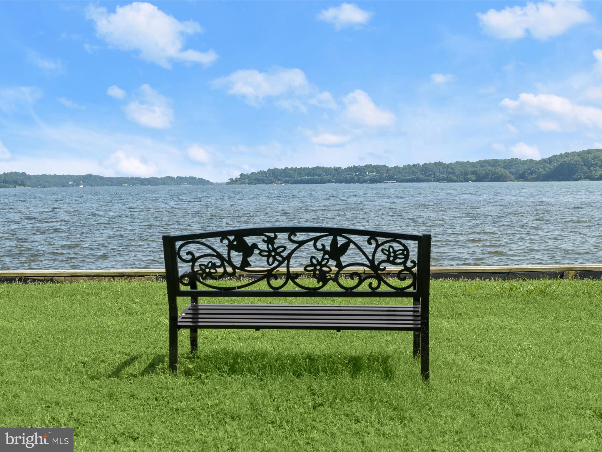 LONG POINT ON THE SEVERN - Residential