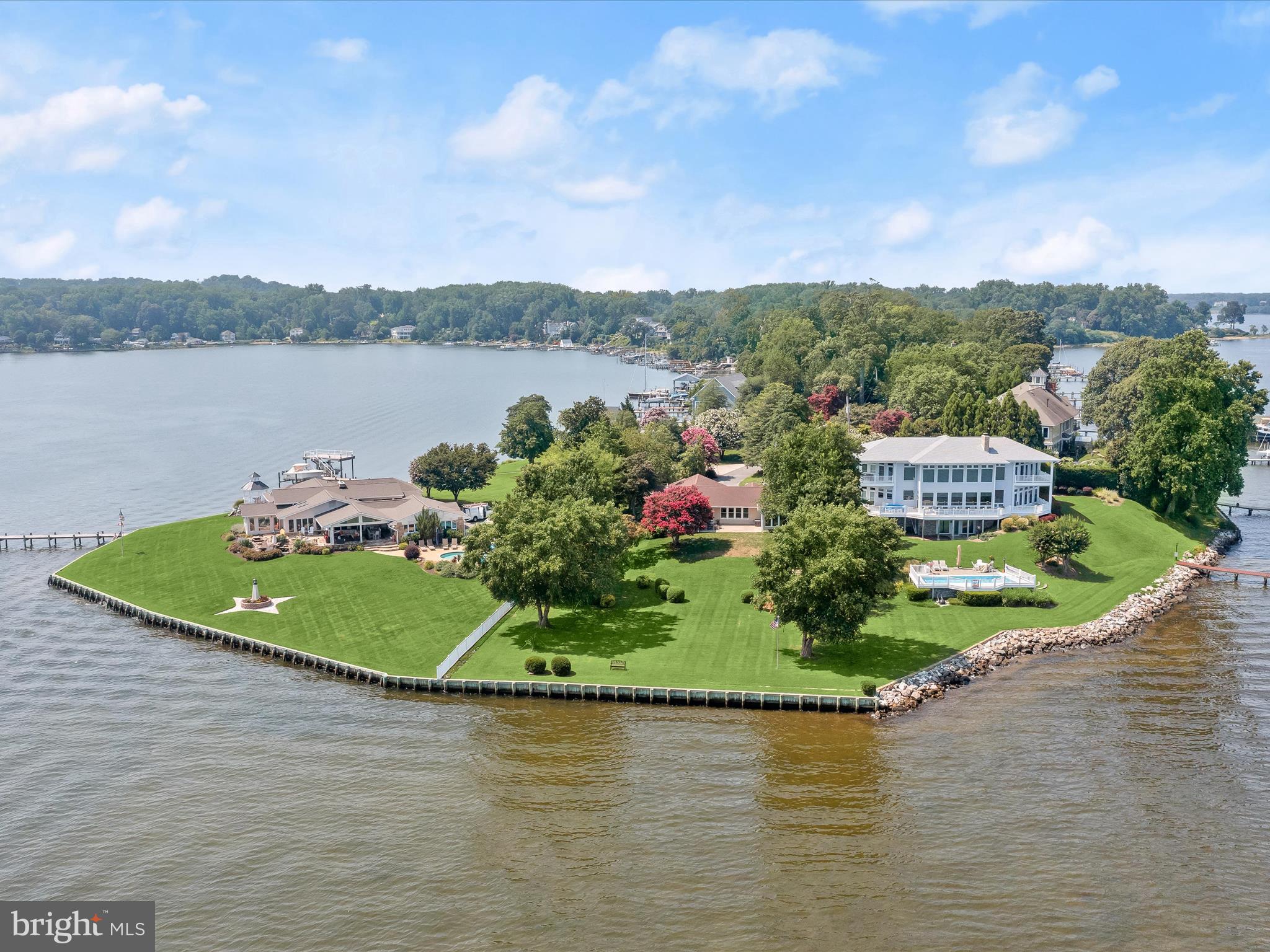 LONG POINT ON THE SEVERN - Residential