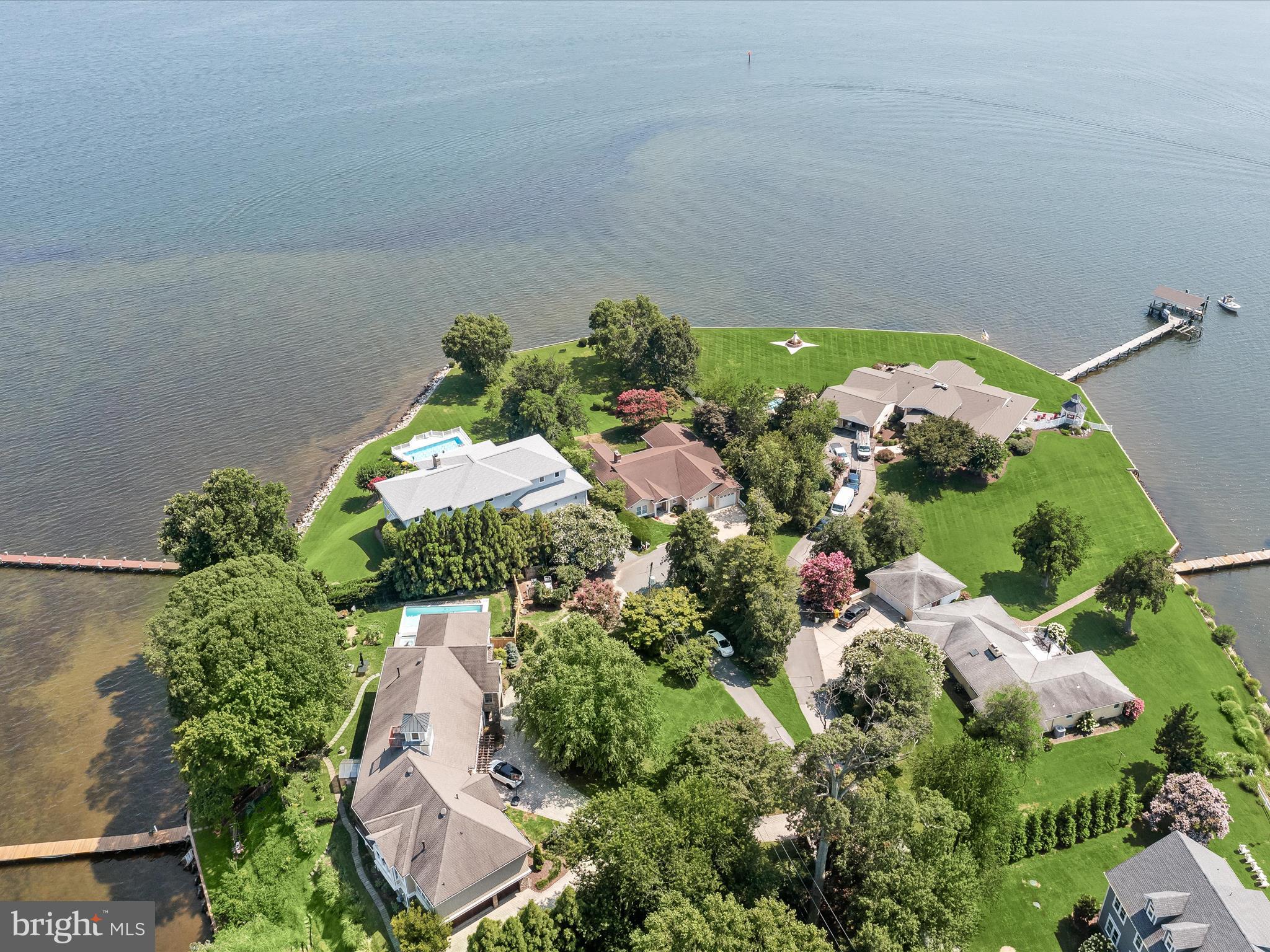 LONG POINT ON THE SEVERN - Residential