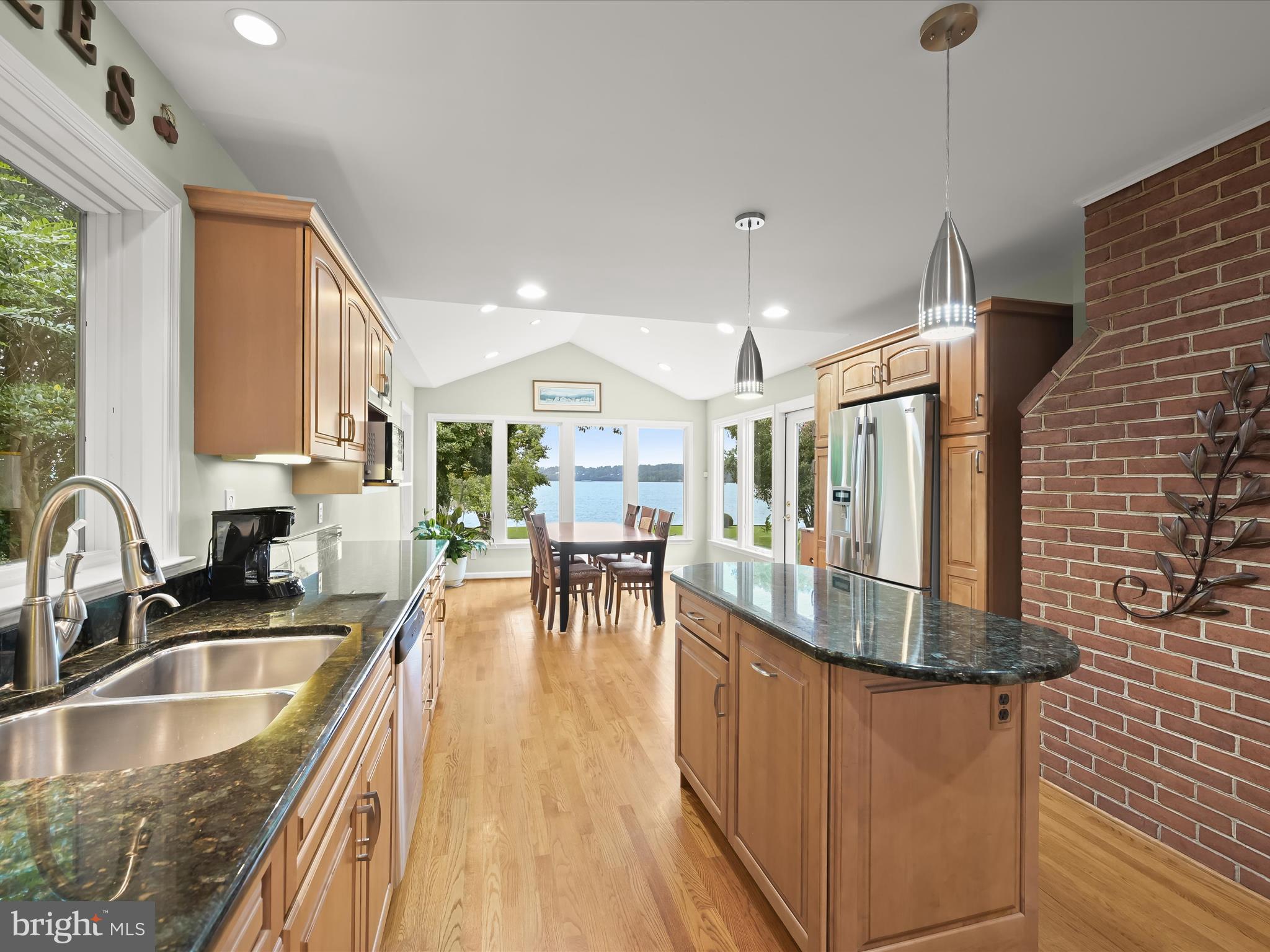 LONG POINT ON THE SEVERN - Residential