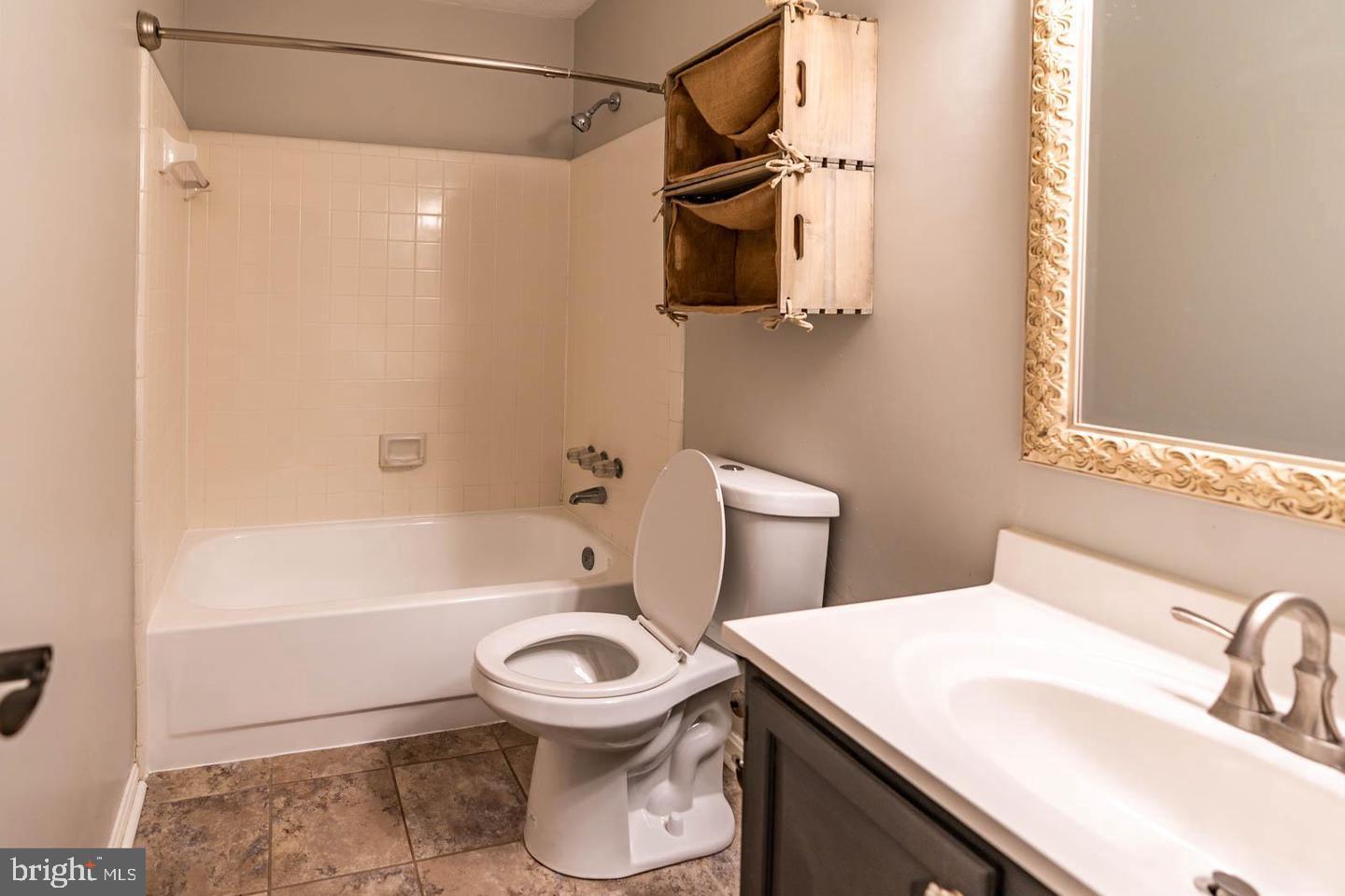 WILLOW POINT - Residential Lease