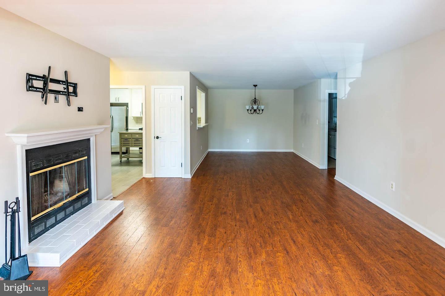 WILLOW POINT - Residential Lease