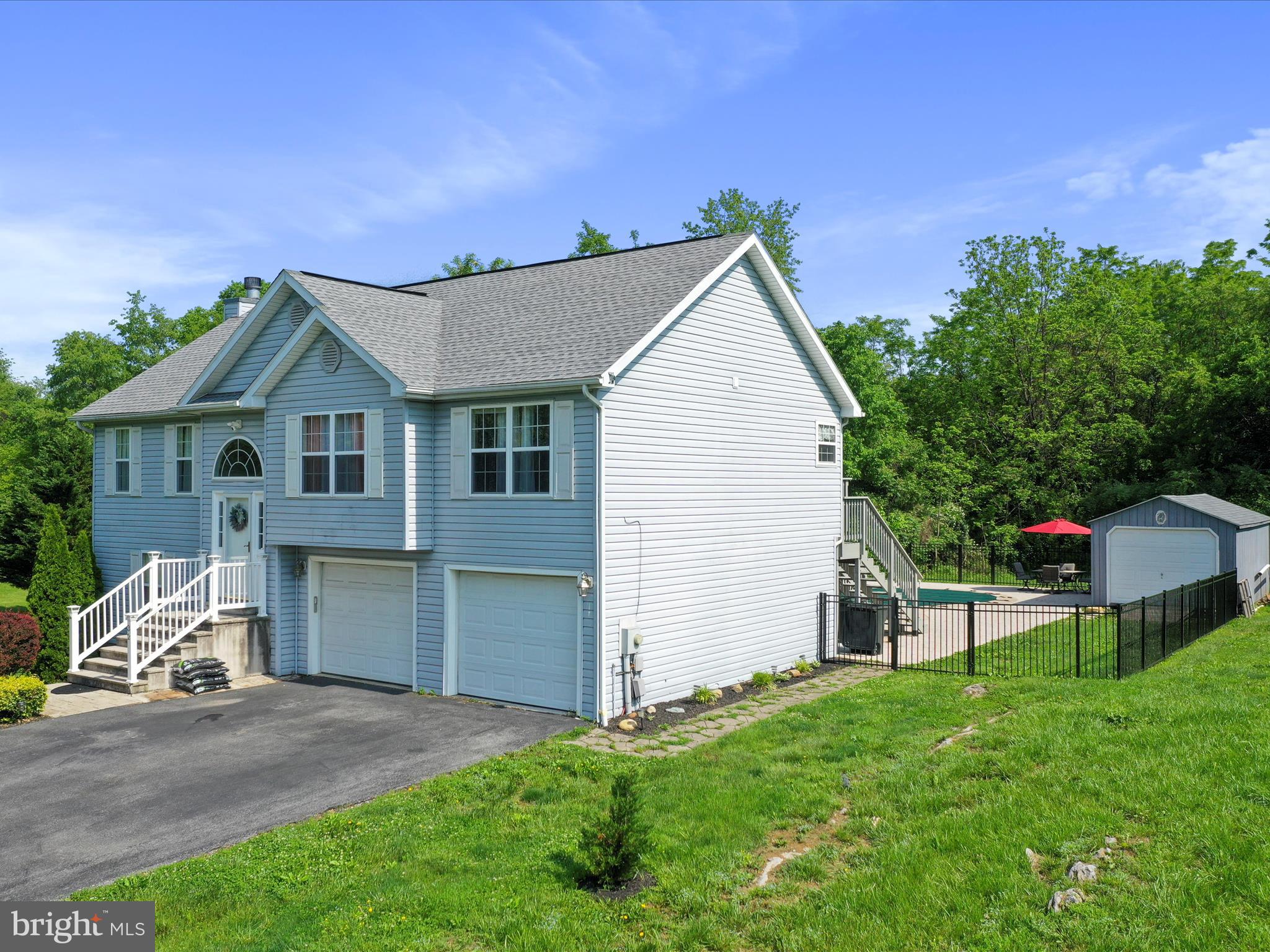 32 RADIANT DRIVE