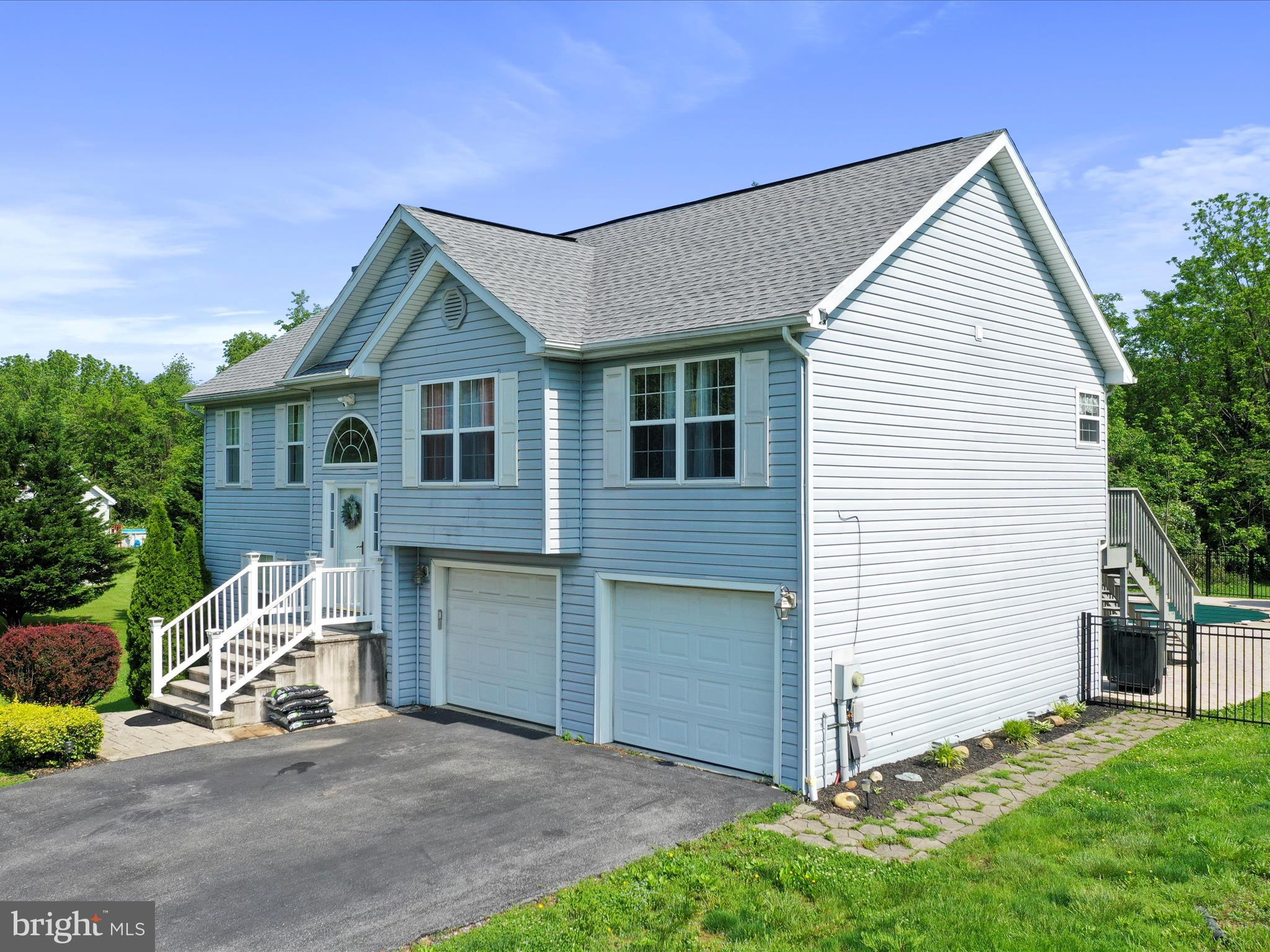 32 RADIANT DRIVE