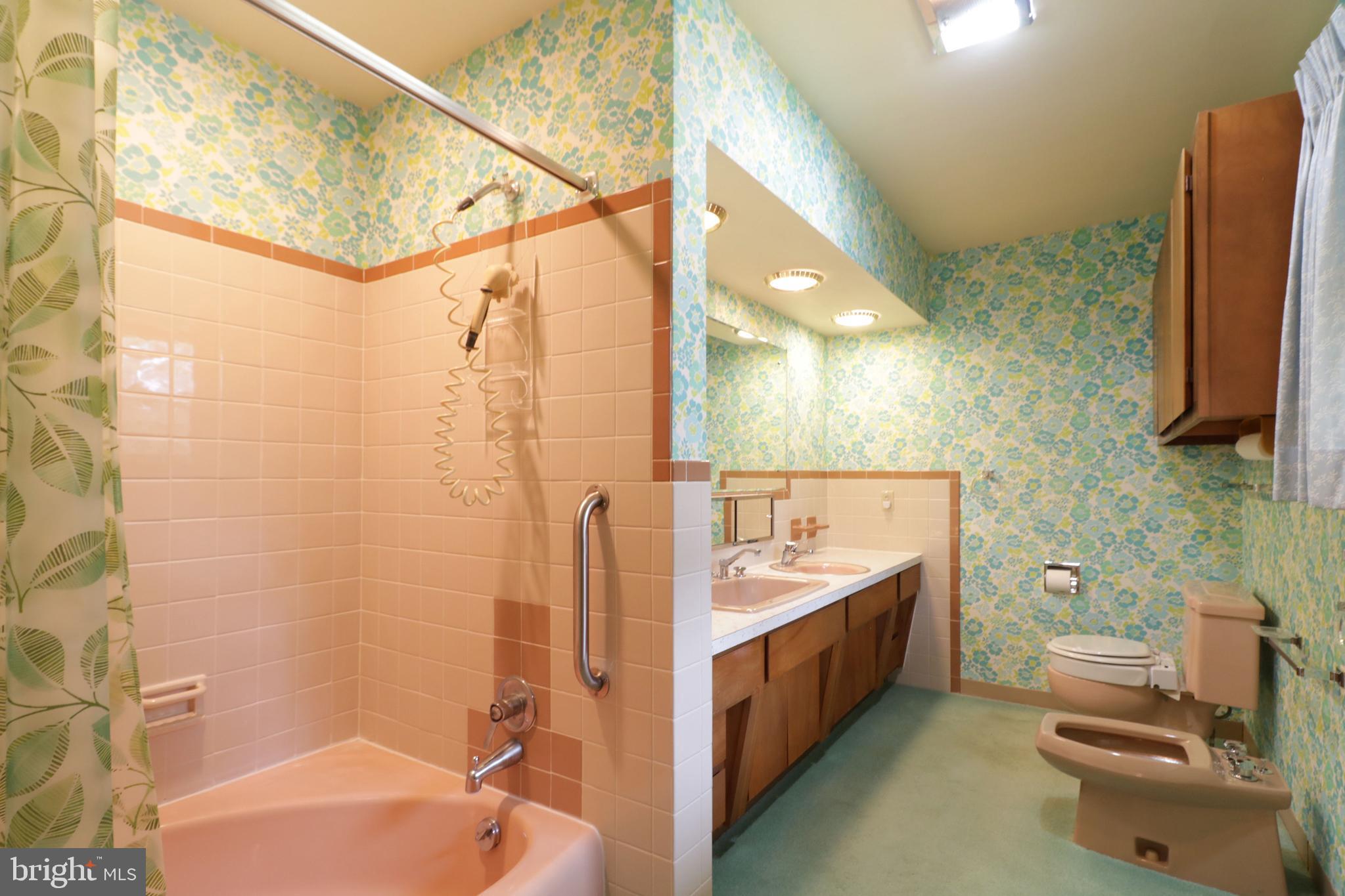 COLLEGE HEIGHTS - Residential