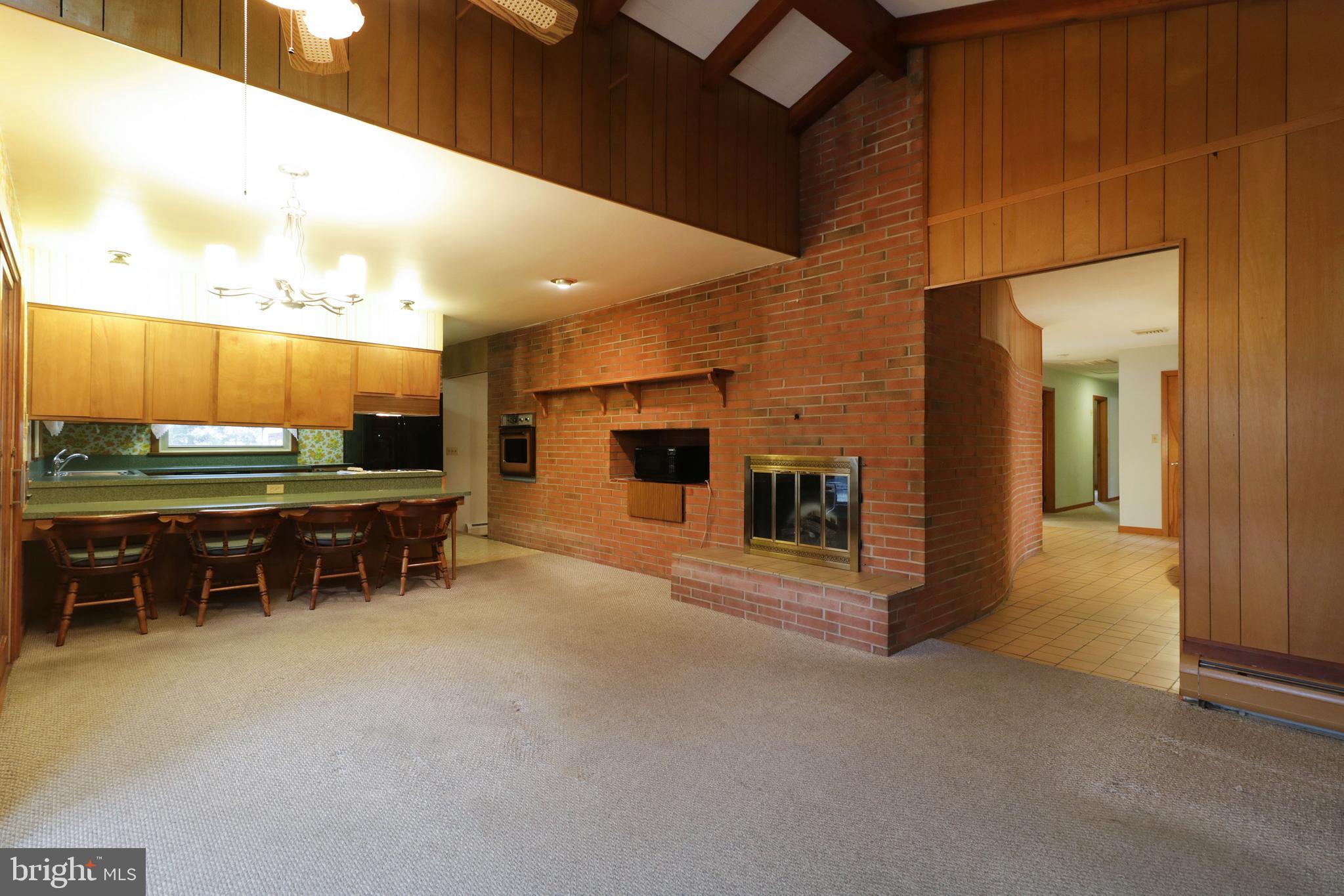 COLLEGE HEIGHTS - Residential