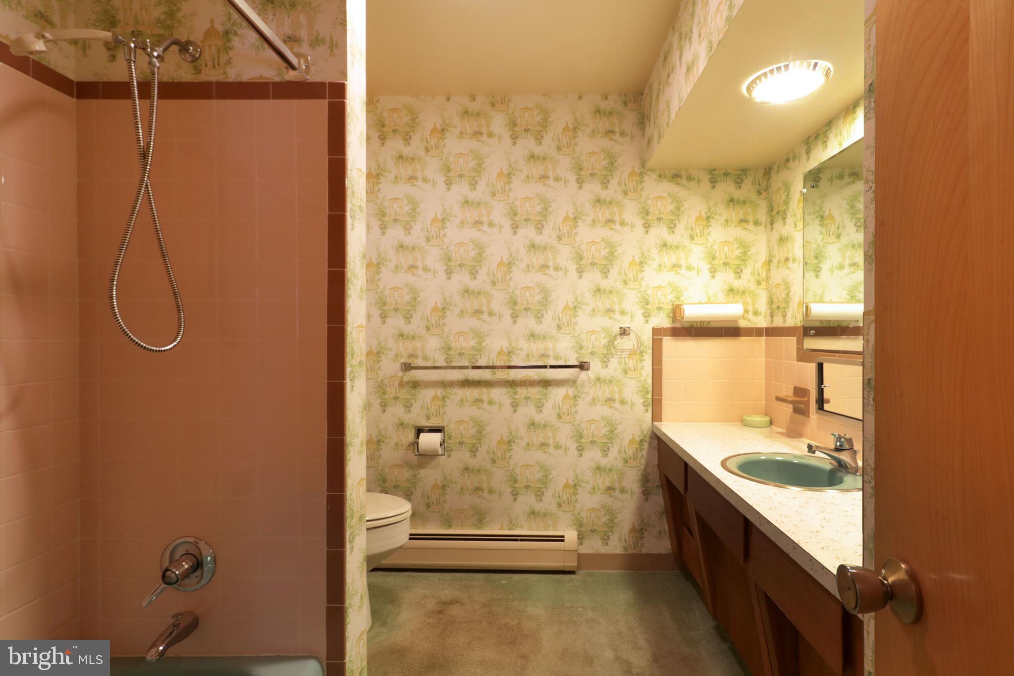 COLLEGE HEIGHTS - Residential