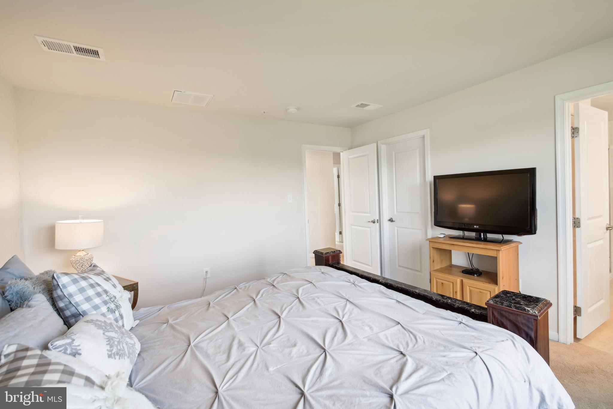 HERON PONDS - Residential