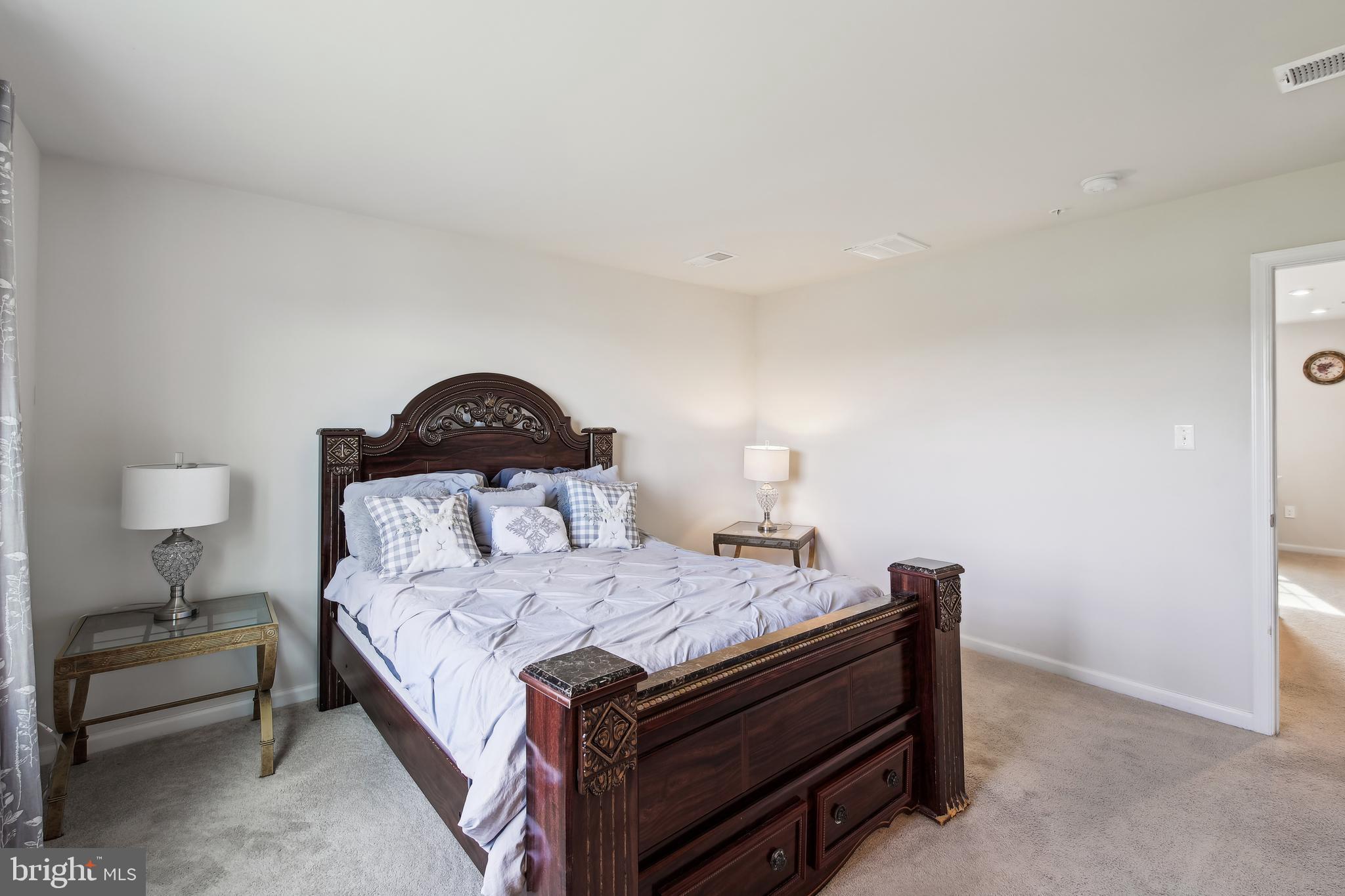 HERON PONDS - Residential