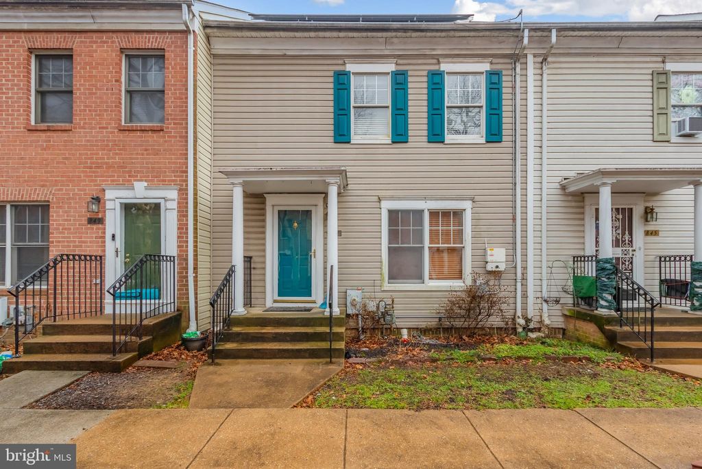 Photo of 847 Hr Drive SE, WASHINGTON, DC 20032 (MLS # DCDC2246736)