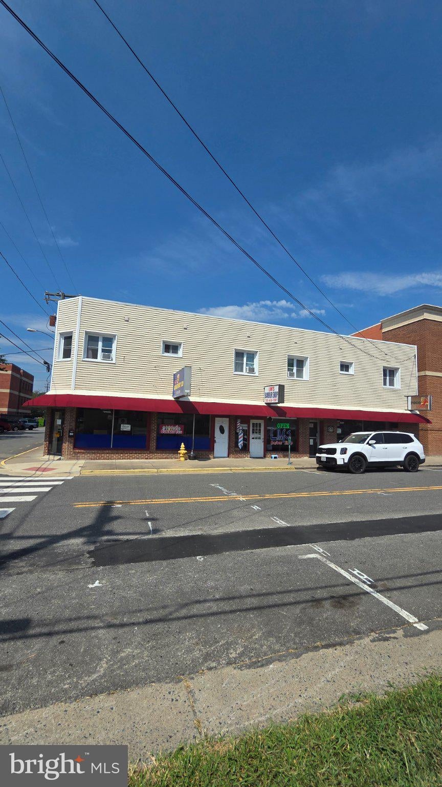521 BROADWAY STREET