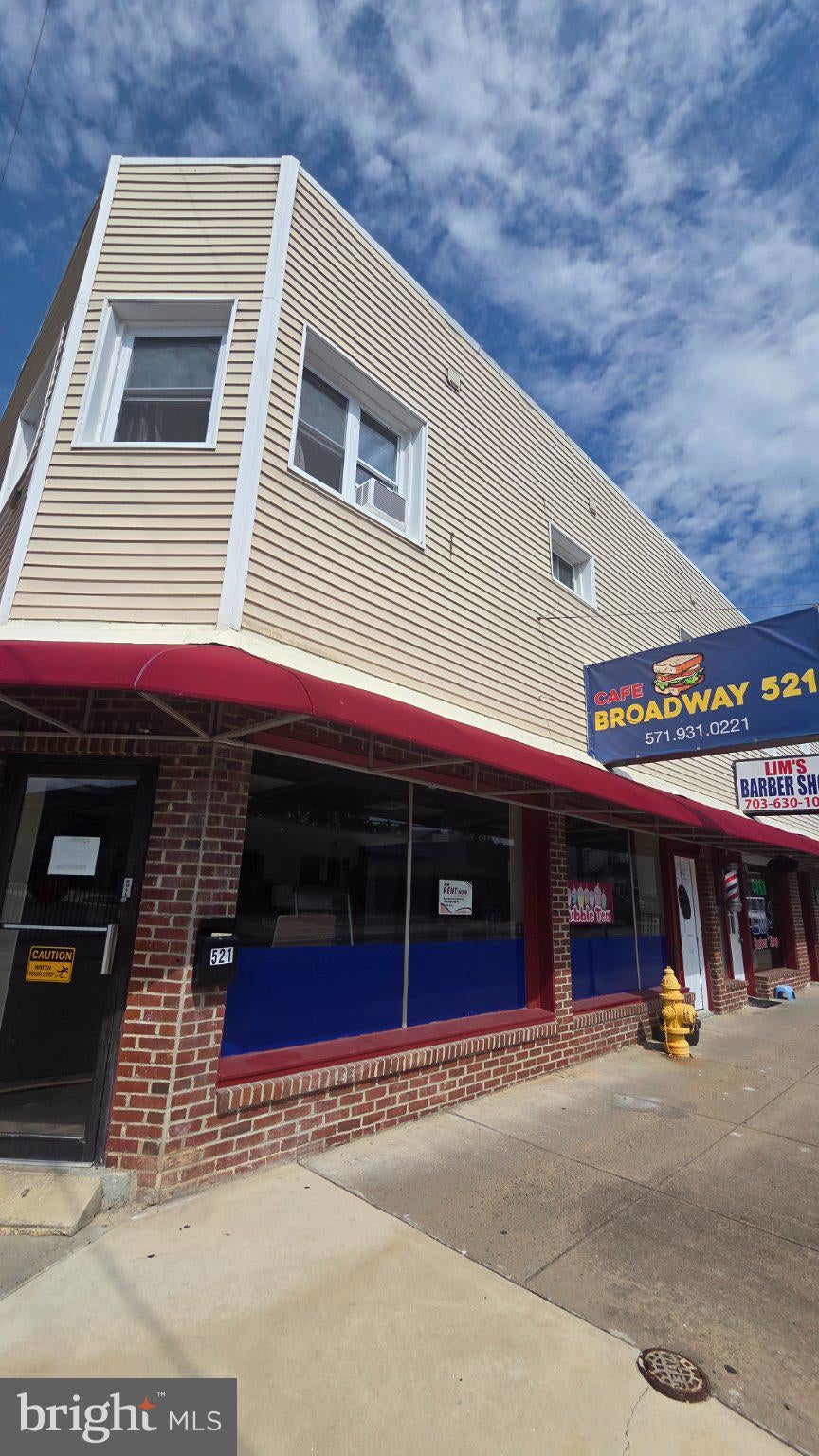 521 BROADWAY STREET