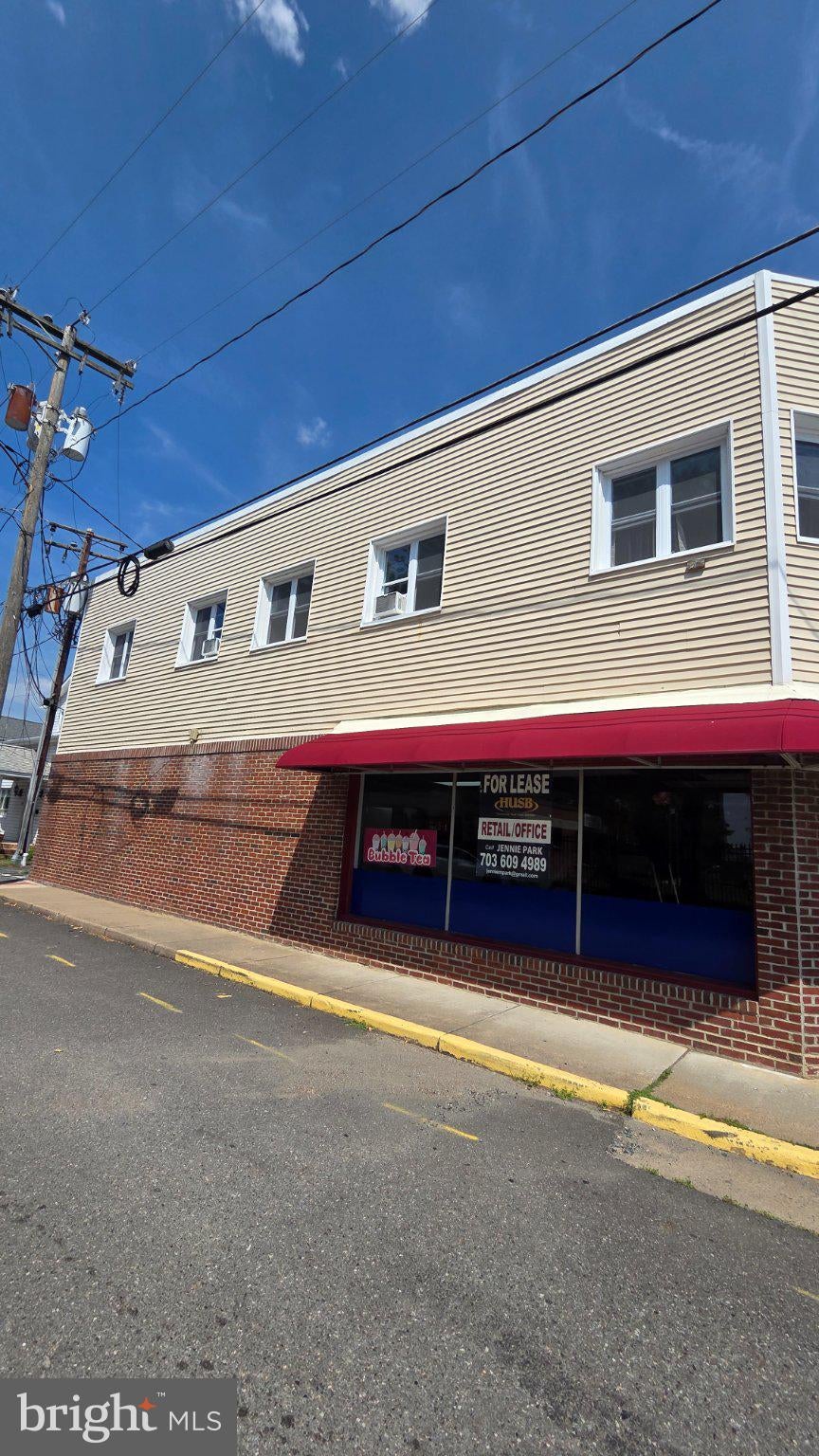 521 BROADWAY STREET