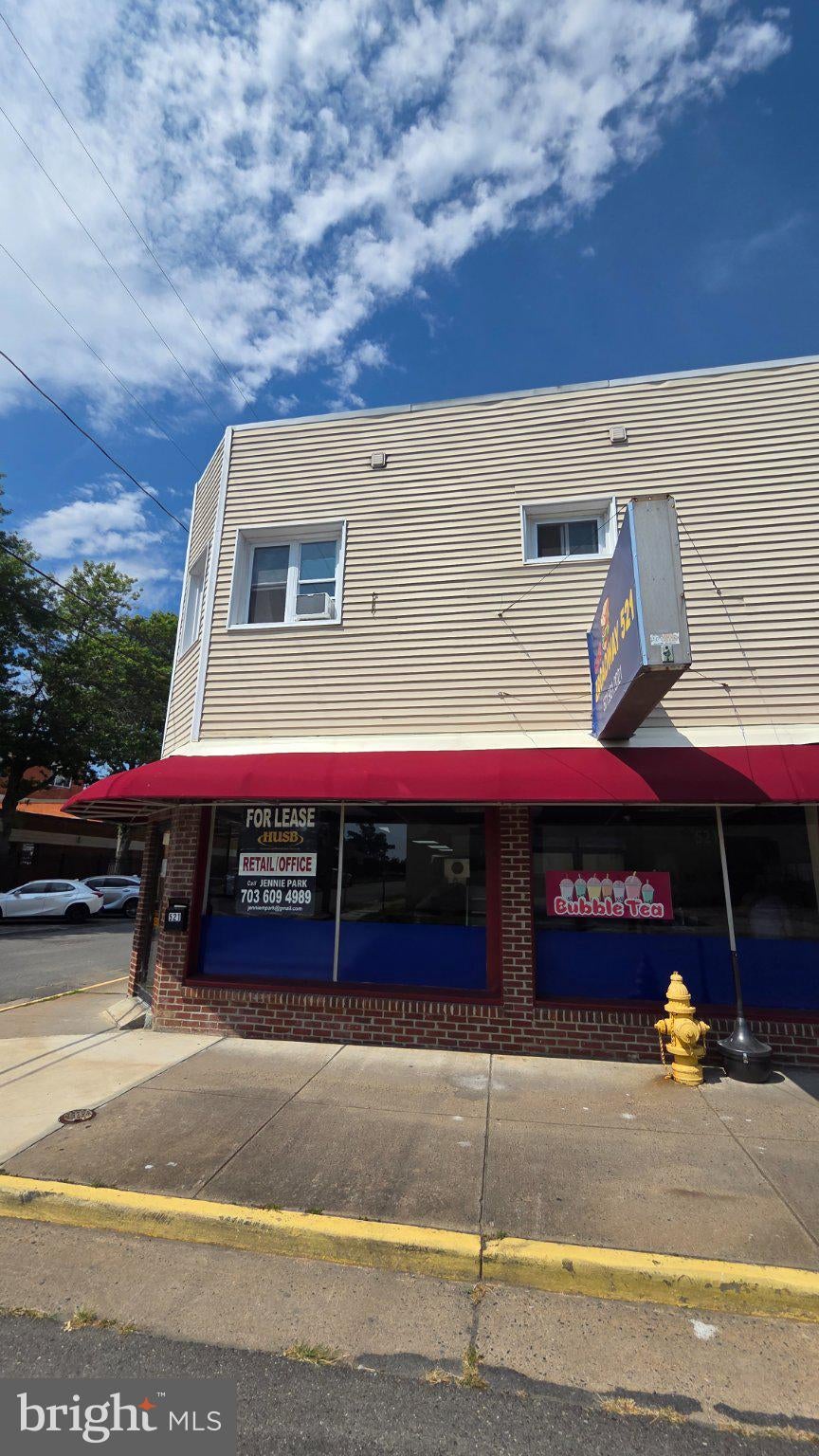521 BROADWAY STREET