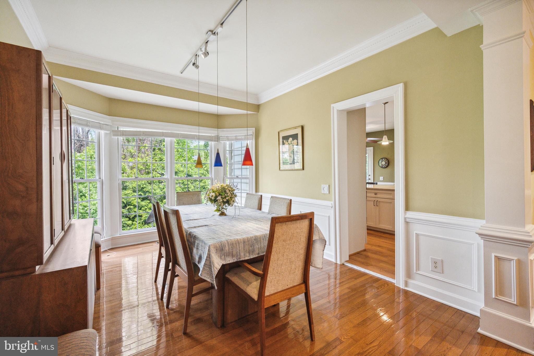 COURTHOUSE OAKS - Residential